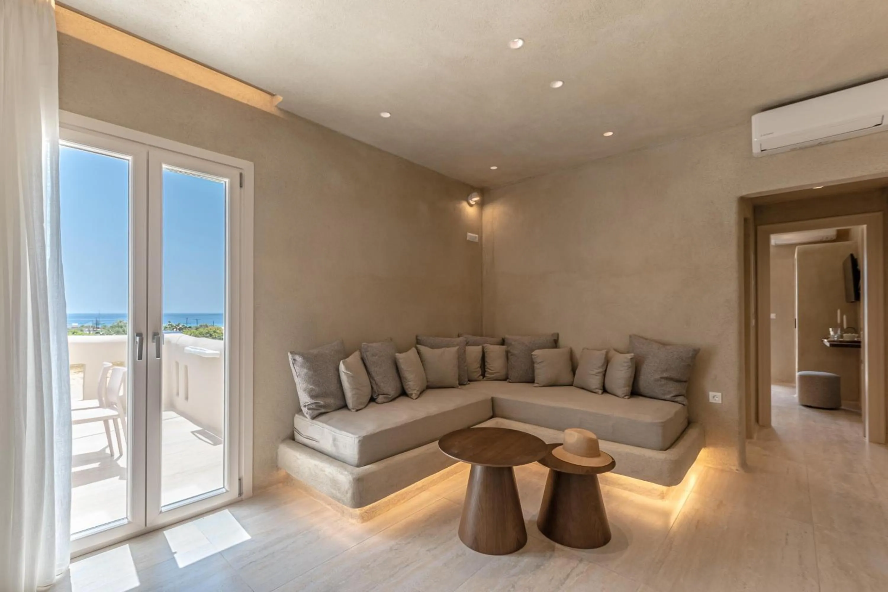 Seating area in Villa Adriana Hotel