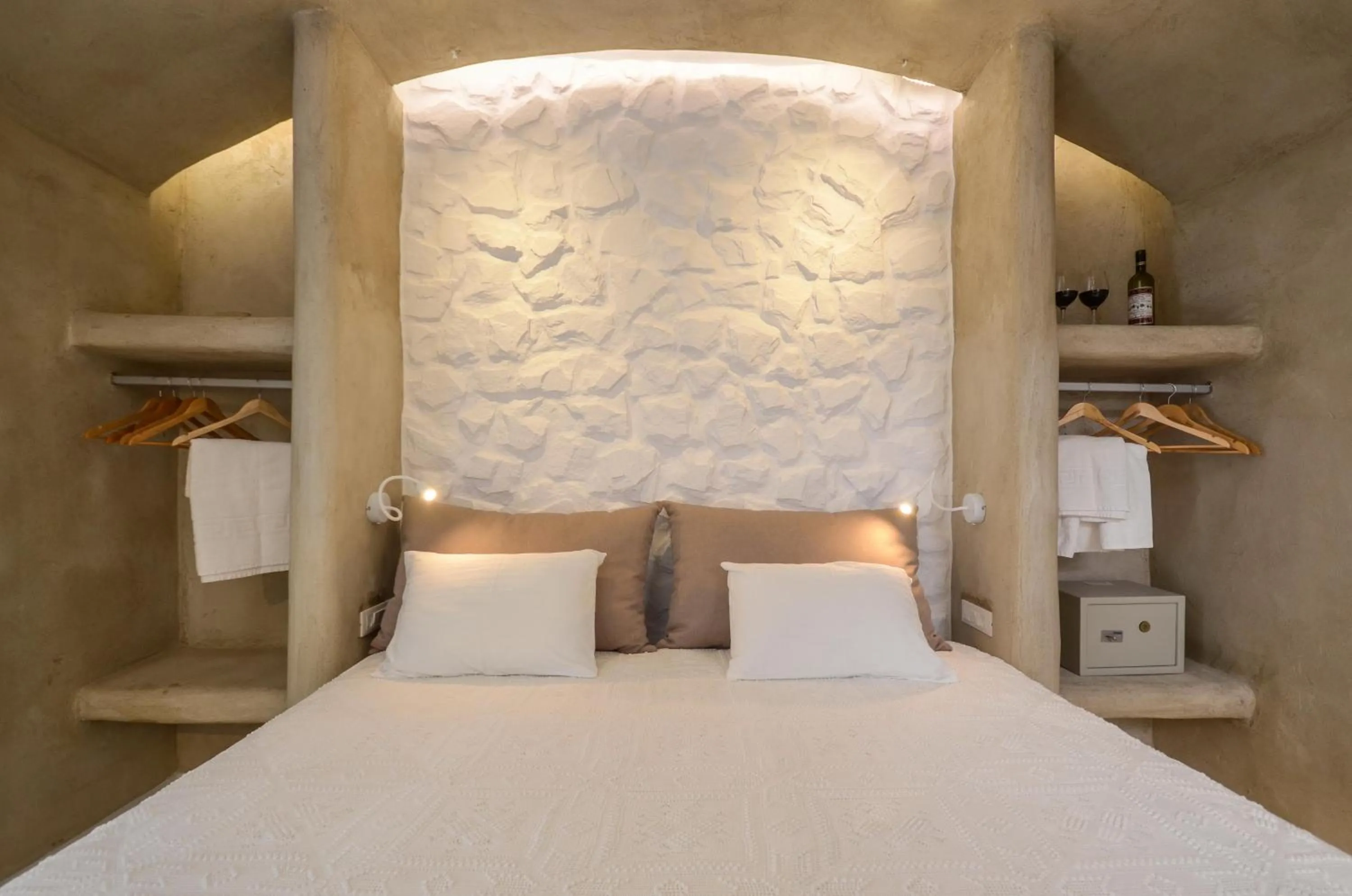 Bedroom, Bed in Villa Adriana Hotel