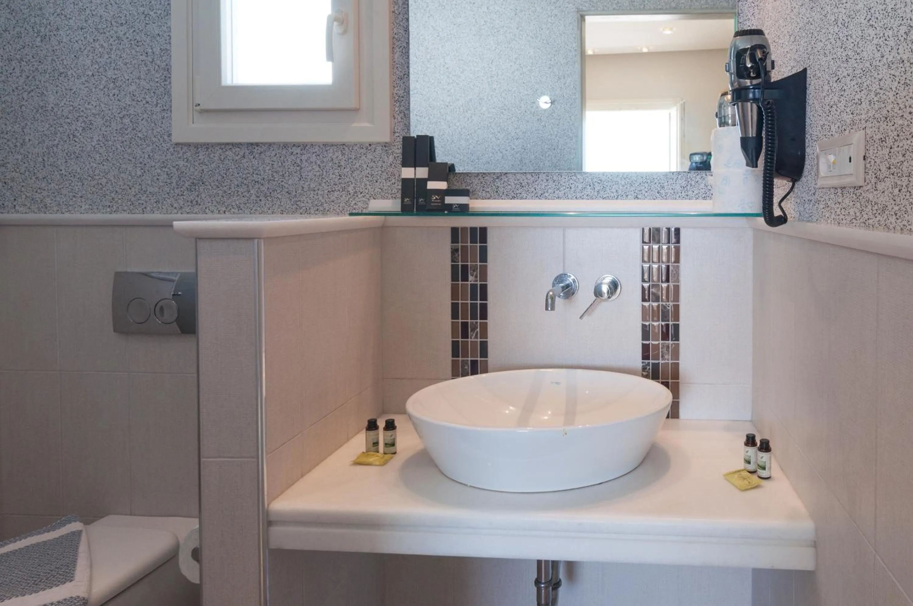 Bathroom in Villa Adriana Hotel