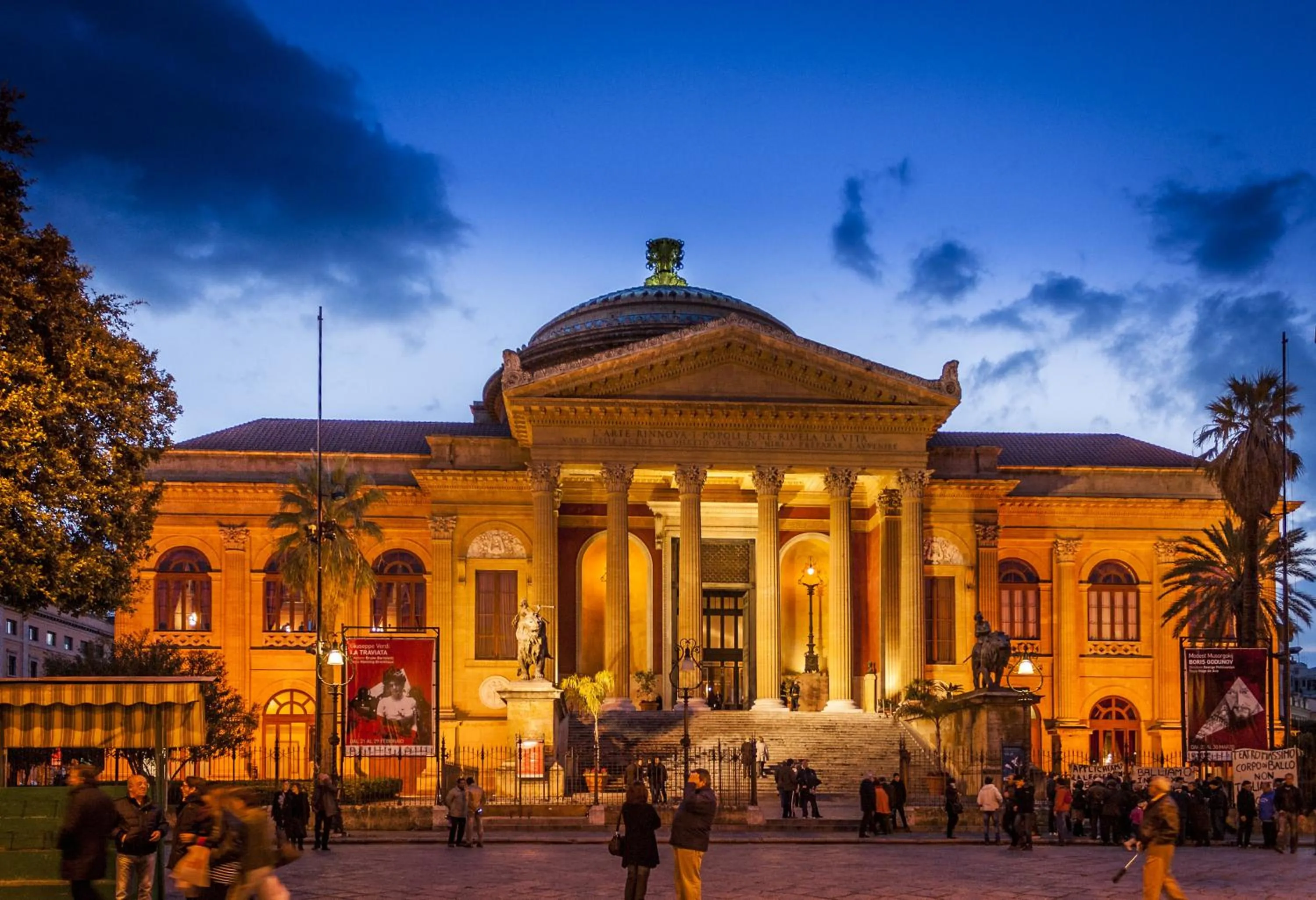 Nearby landmark in MAD Bed & Breakfast