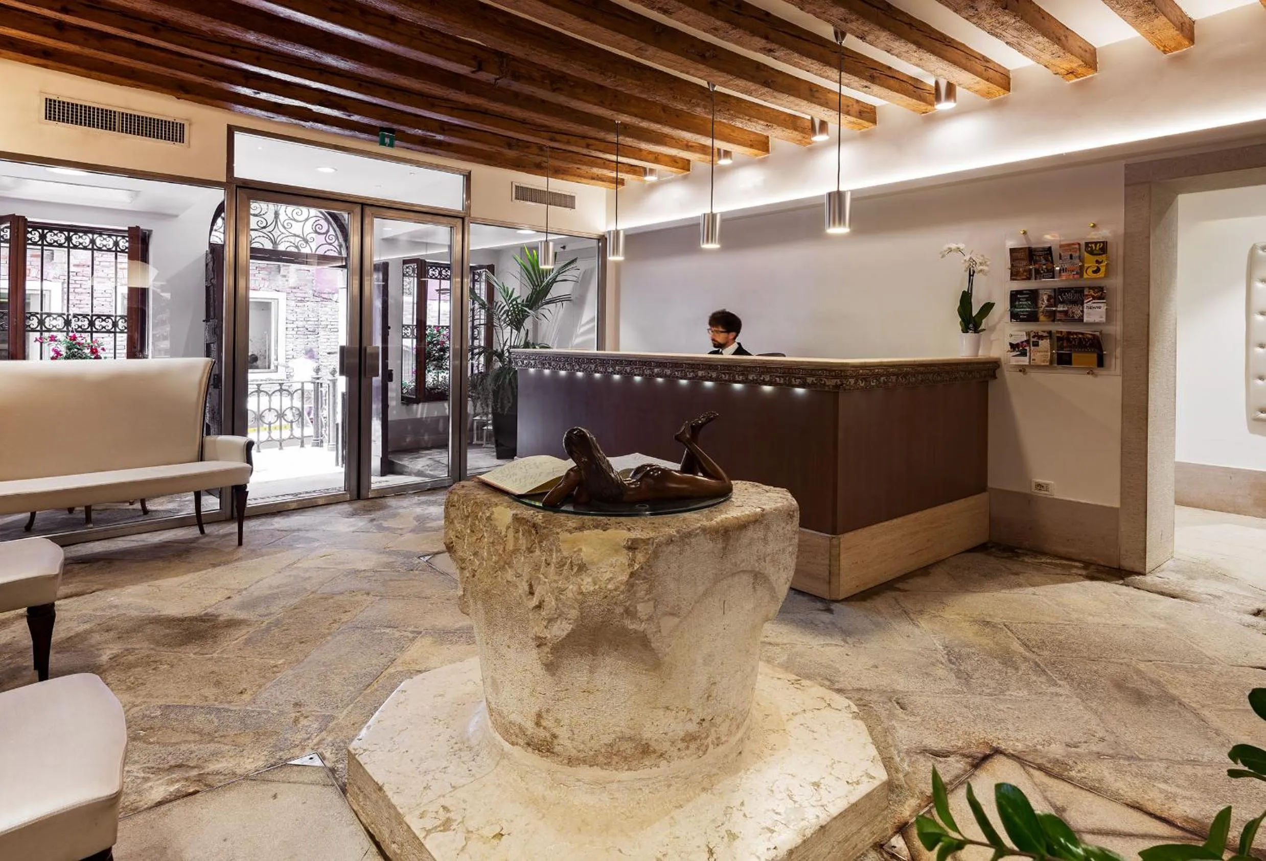 Lobby or reception in Hotel Dell'Opera