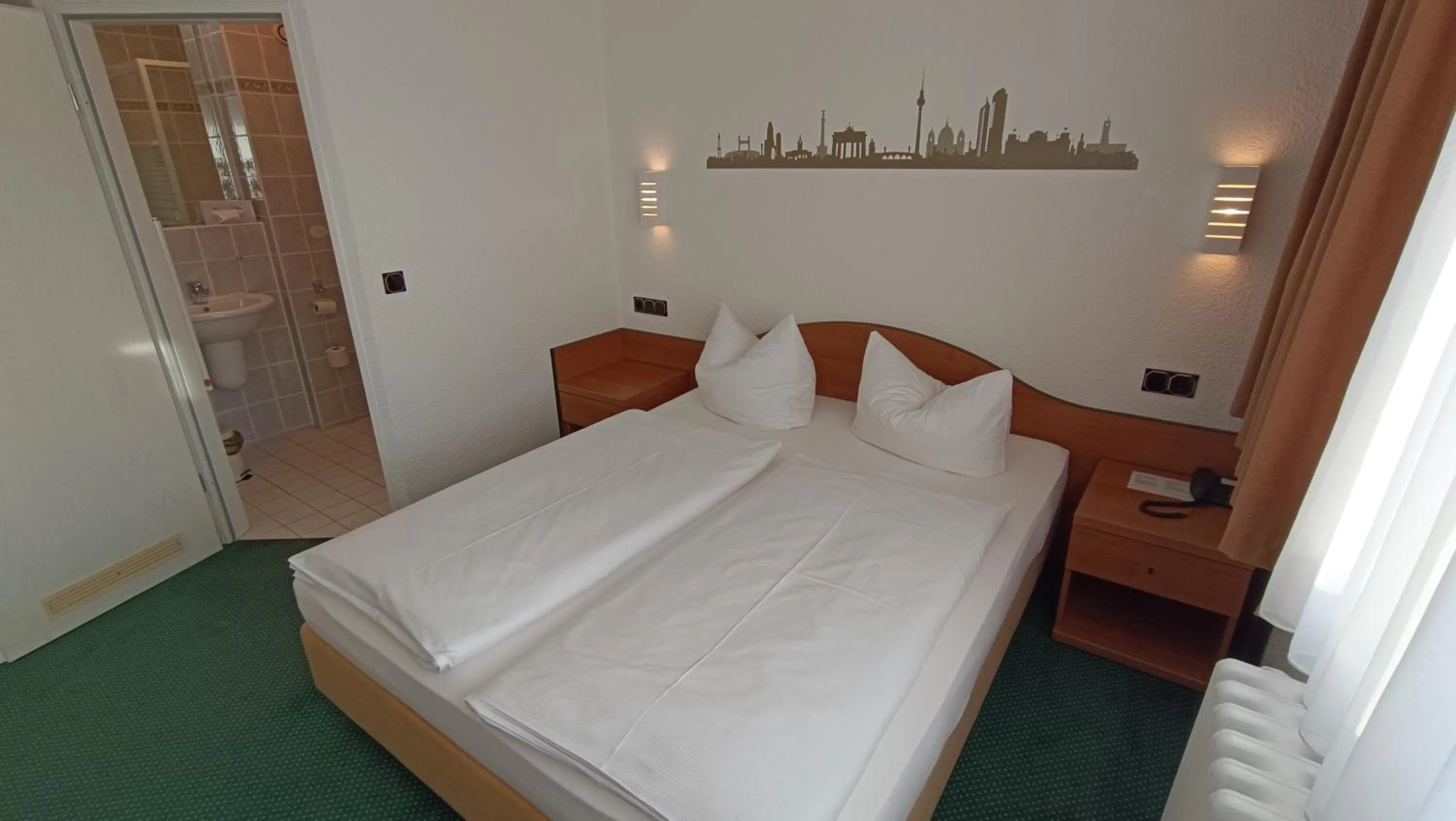 Bedroom, Bed in LAT Hotel & Apartmenthaus Berlin