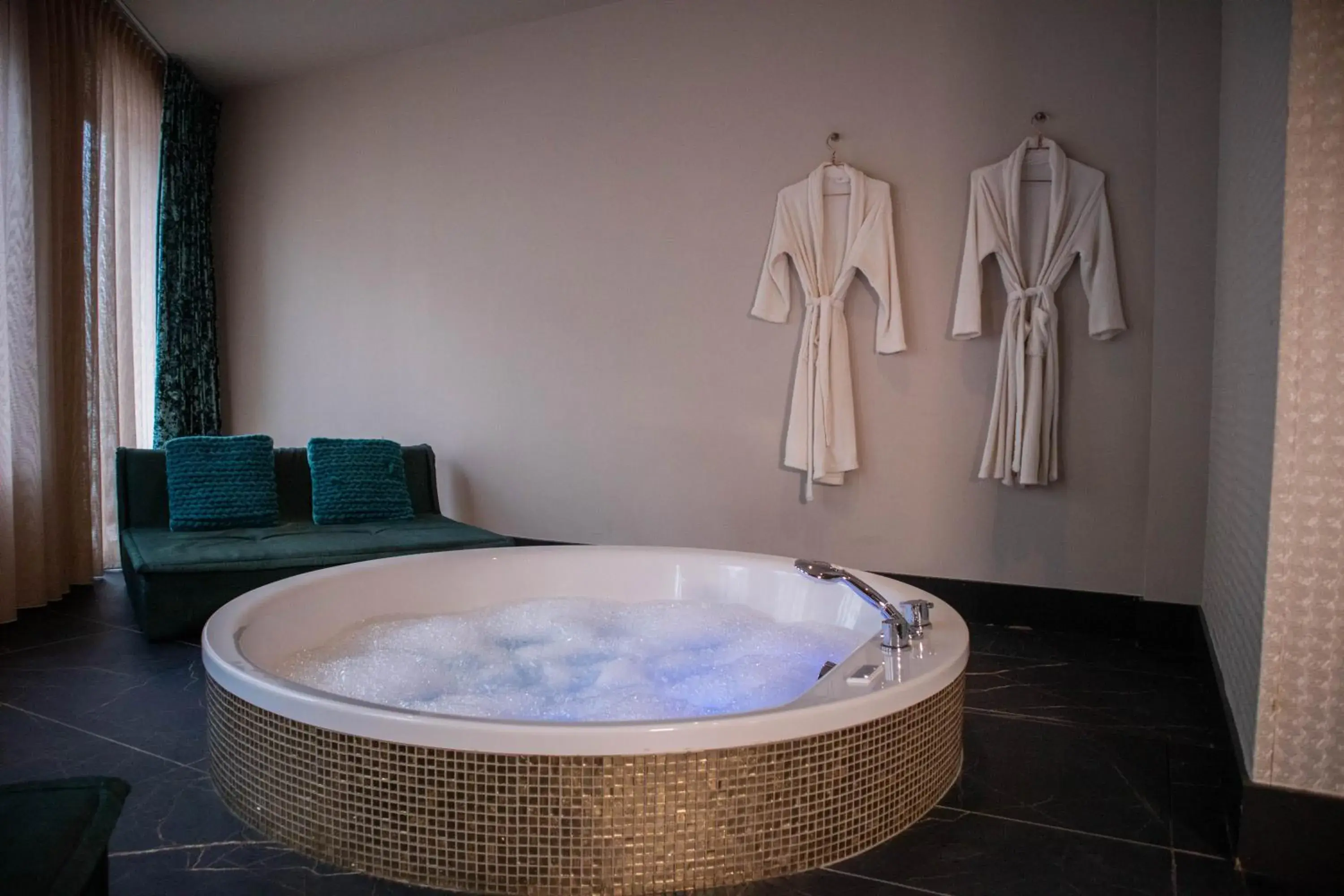 Deluxe Suite in Manzo's Suites Deluxe Suite in Manzo's Suites