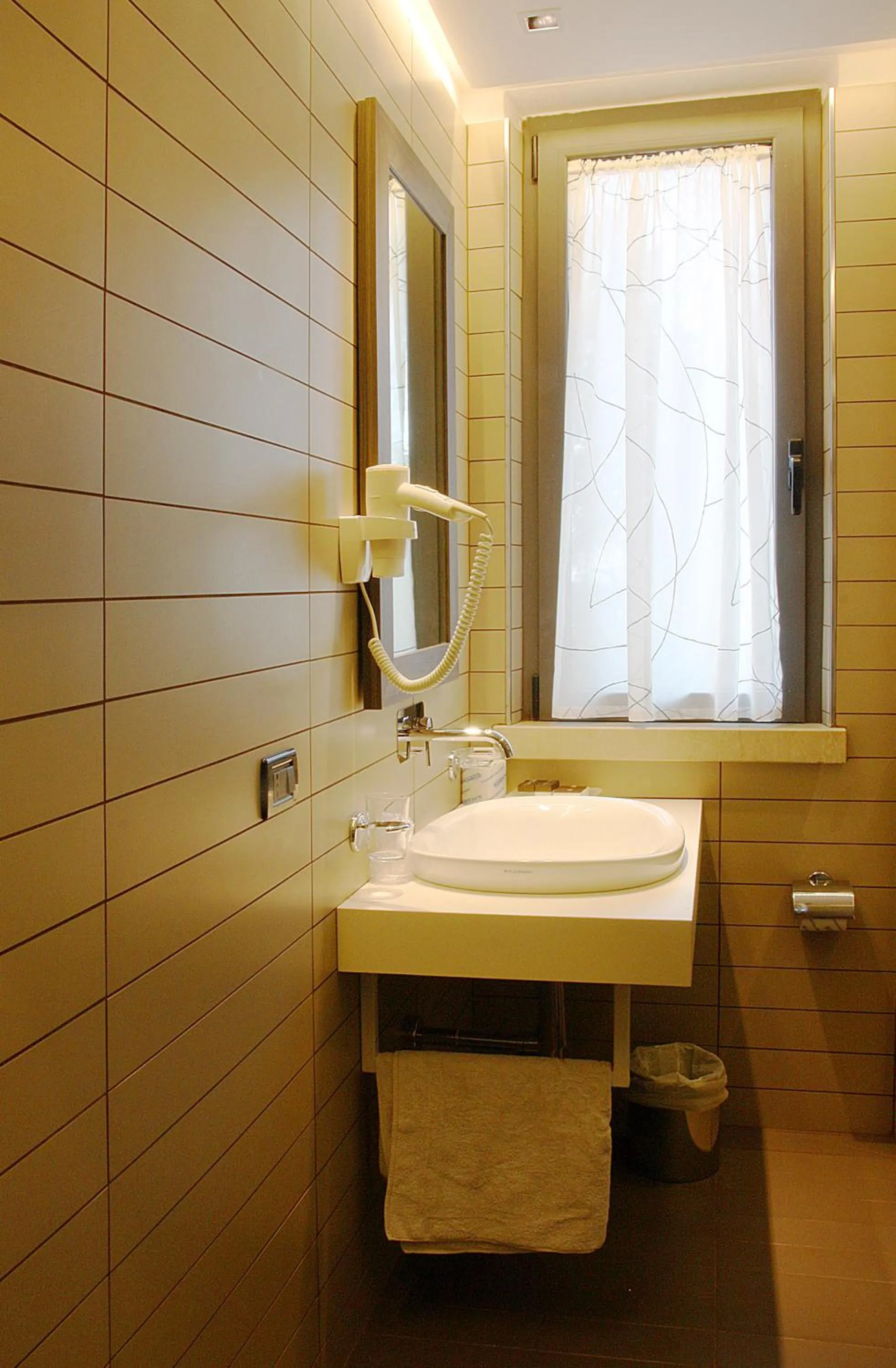 Bathroom in Hotel Aurora