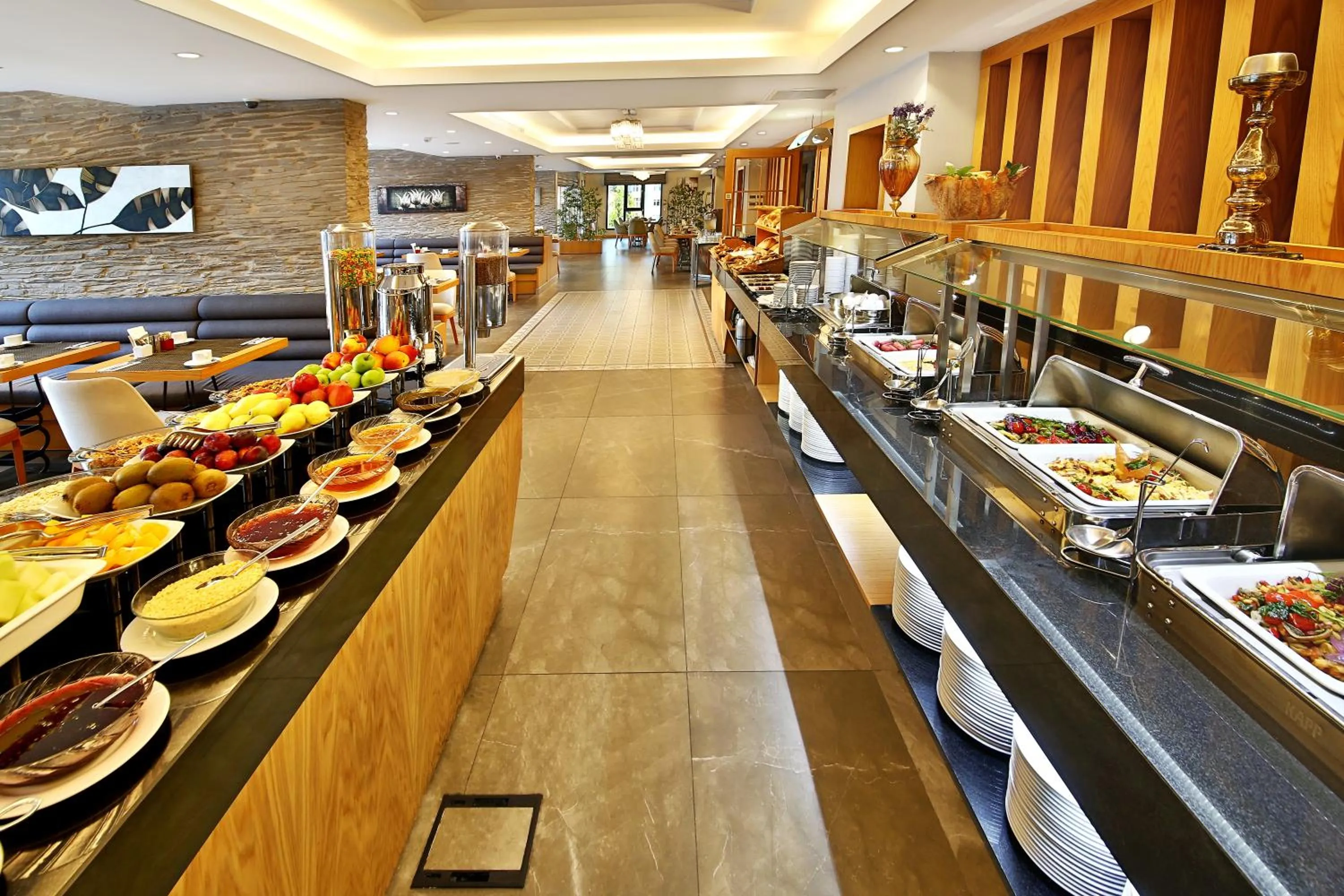 Restaurant/places to eat in Bof Hotels Ceo Suites Atasehir