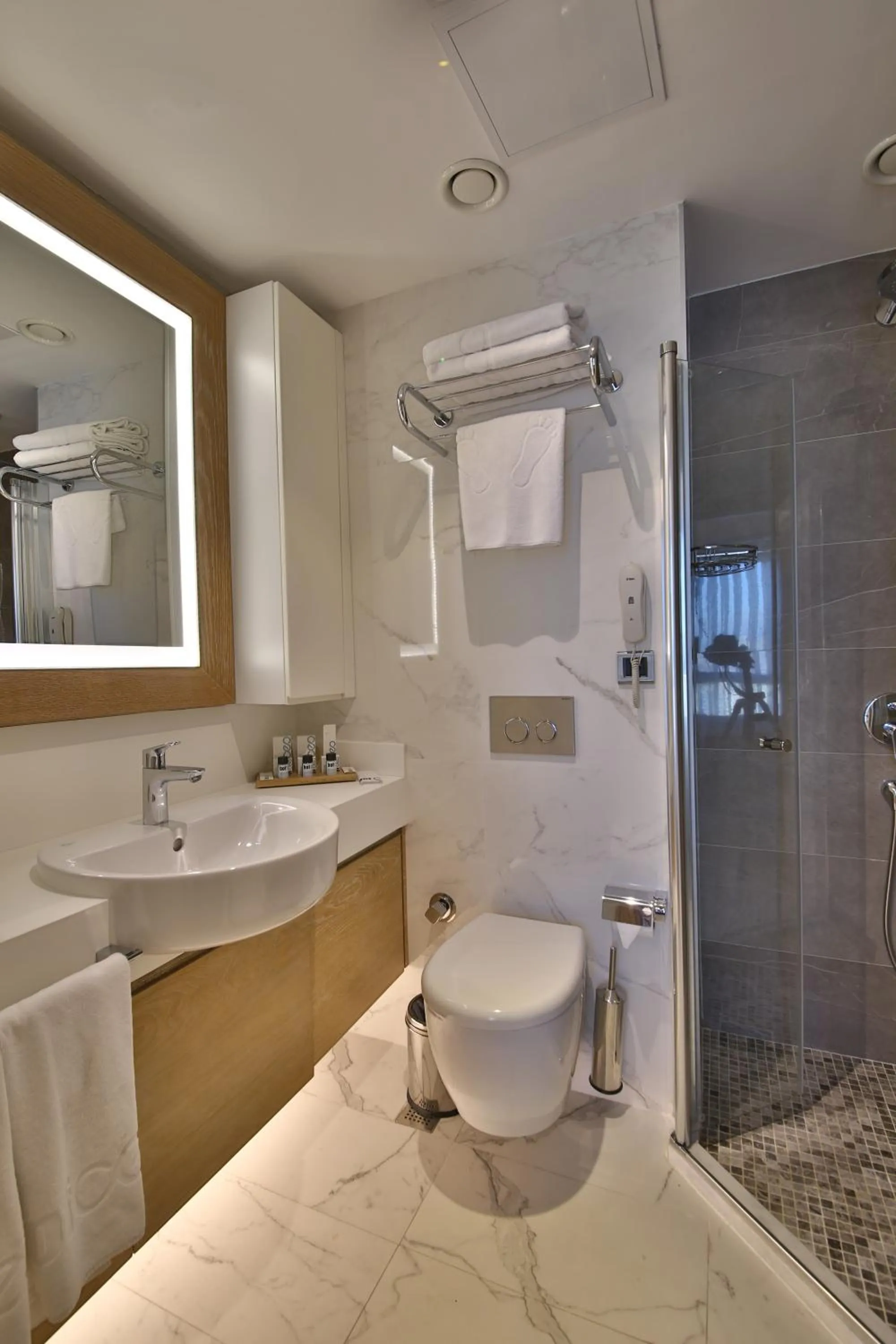 Toilet in Bof Hotels Ceo Suites Atasehir