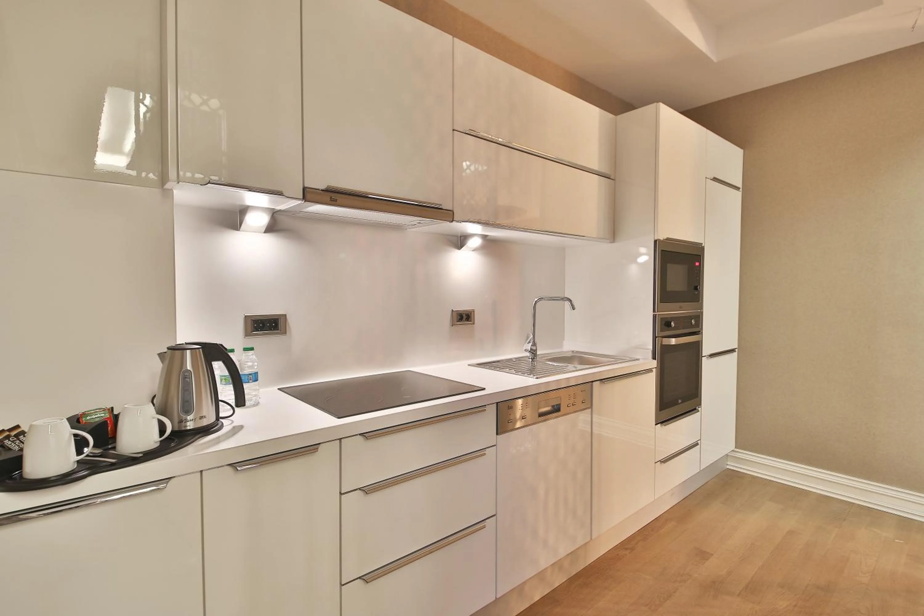 Kitchen or kitchenette in Bof Hotels Ceo Suites Atasehir