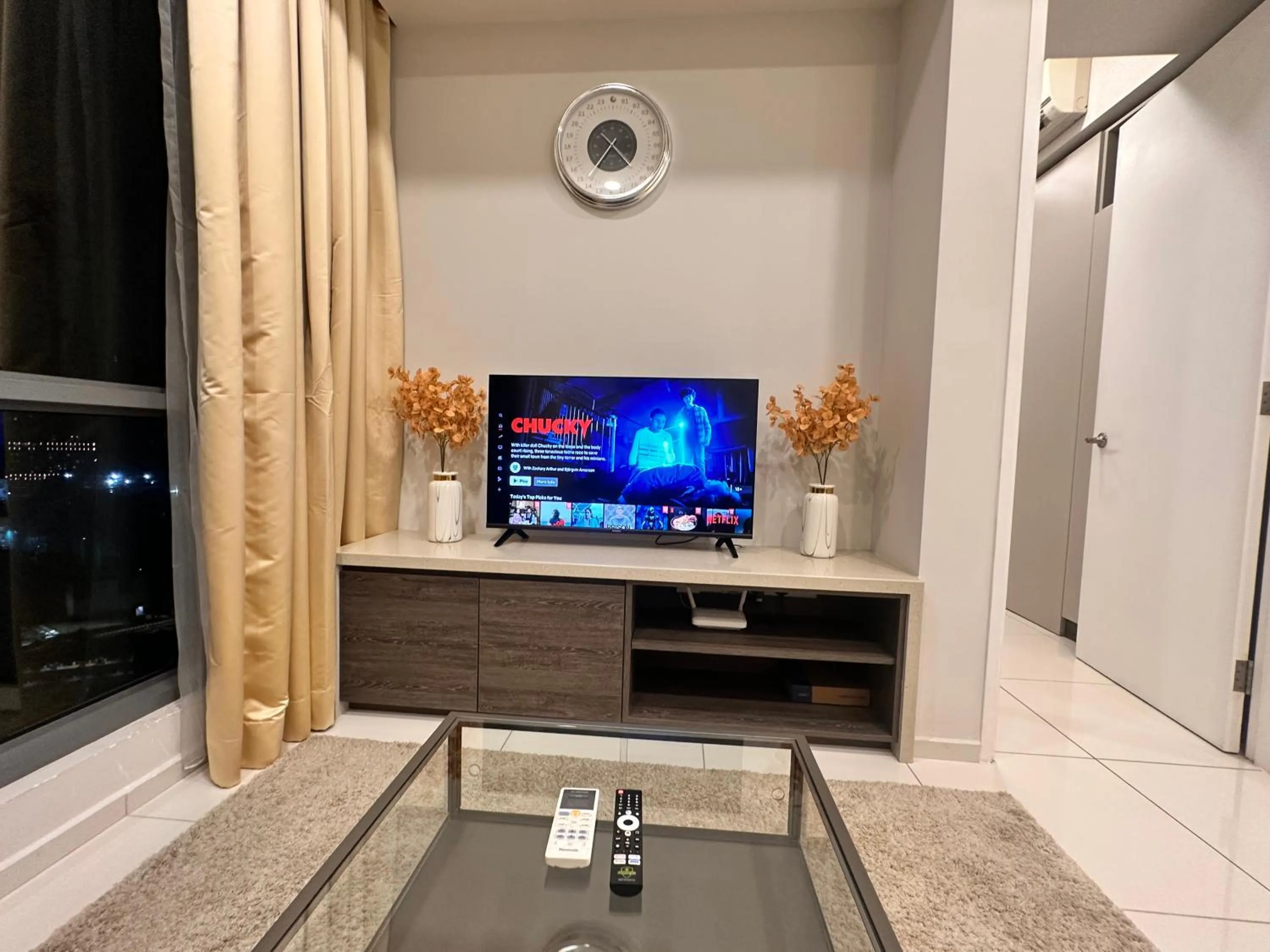 Communal lounge/ TV room in The Robertson Bukit Bintang