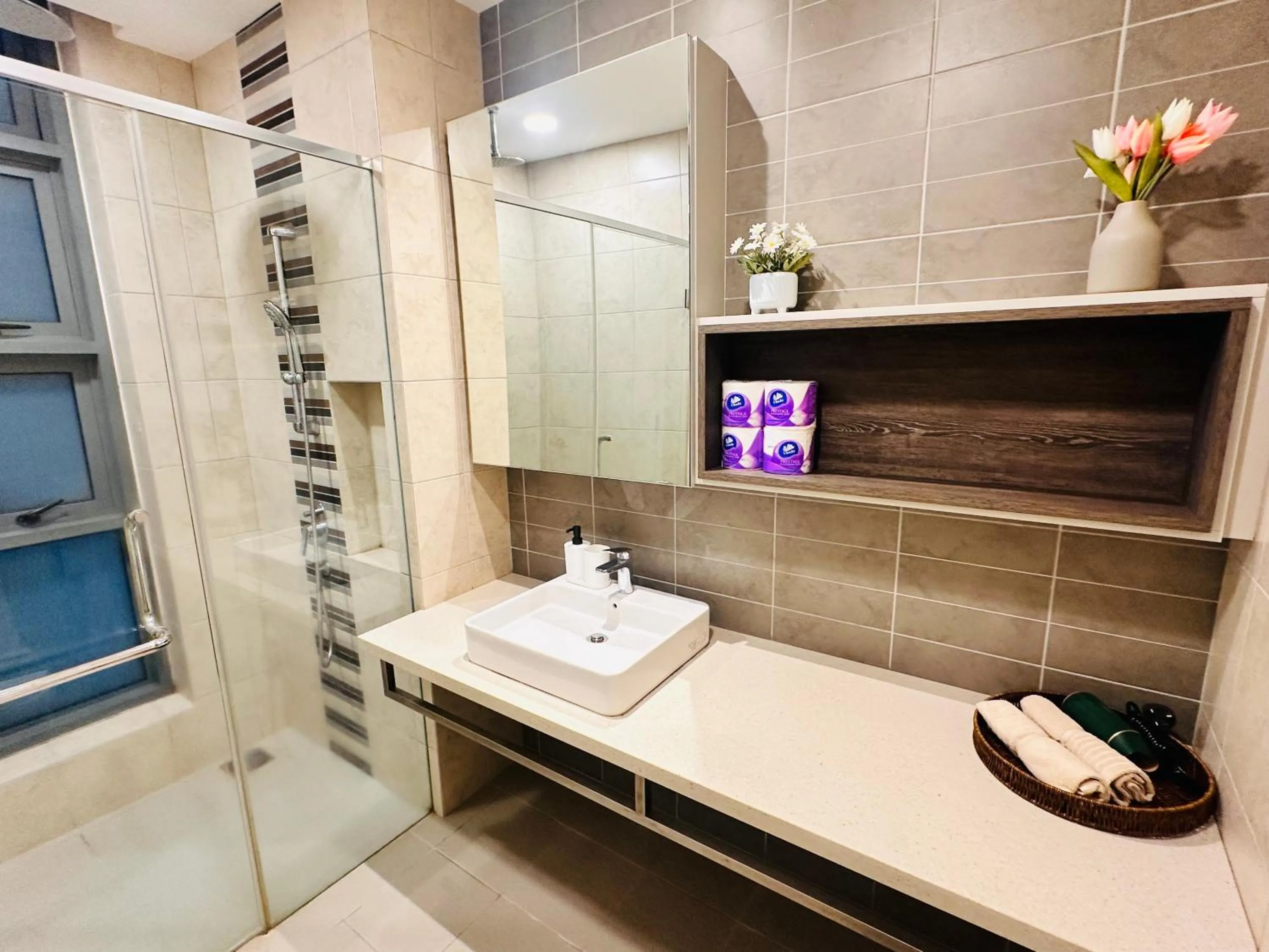 Shower in The Robertson Bukit Bintang