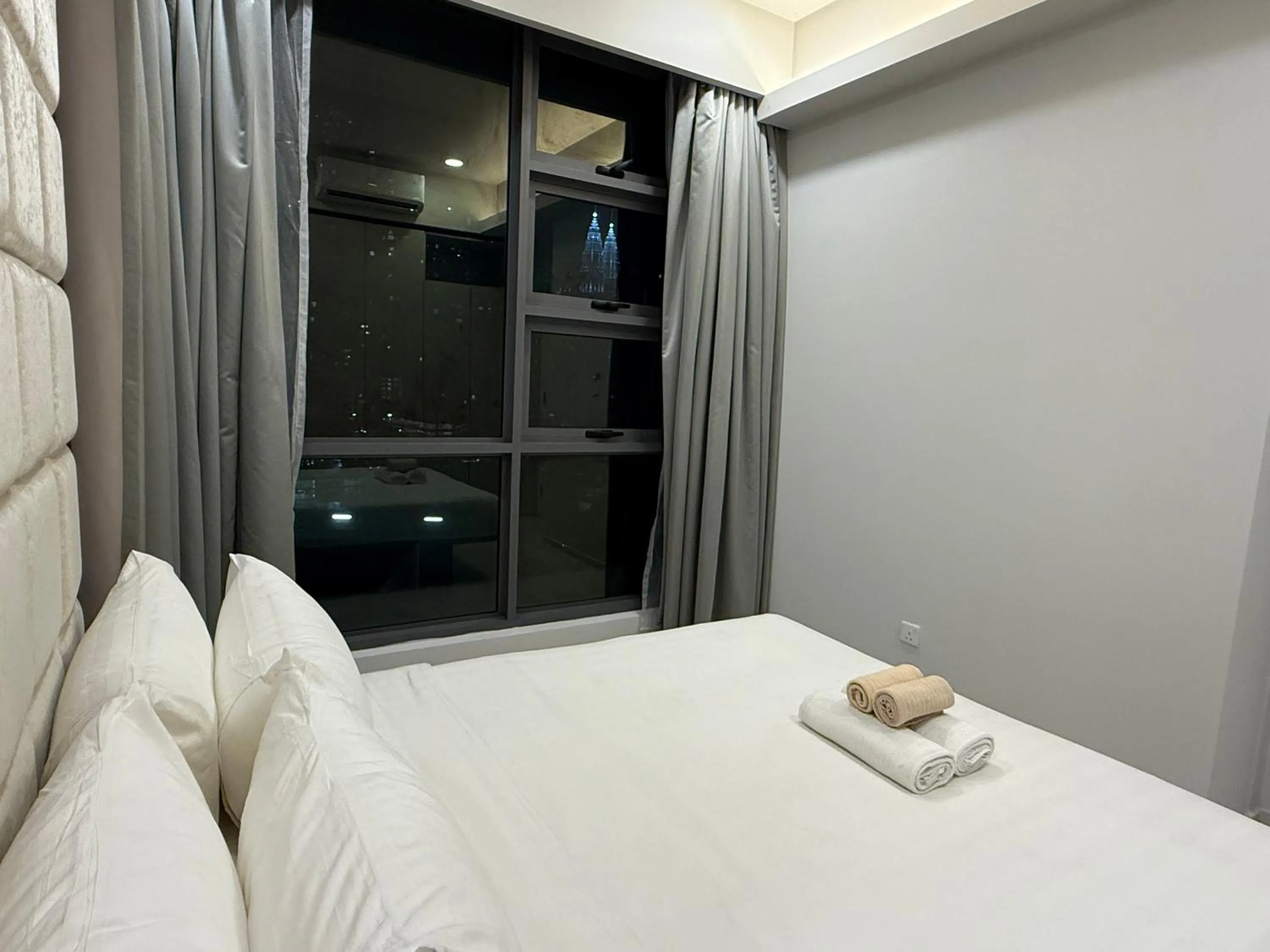 Bed in The Robertson Bukit Bintang