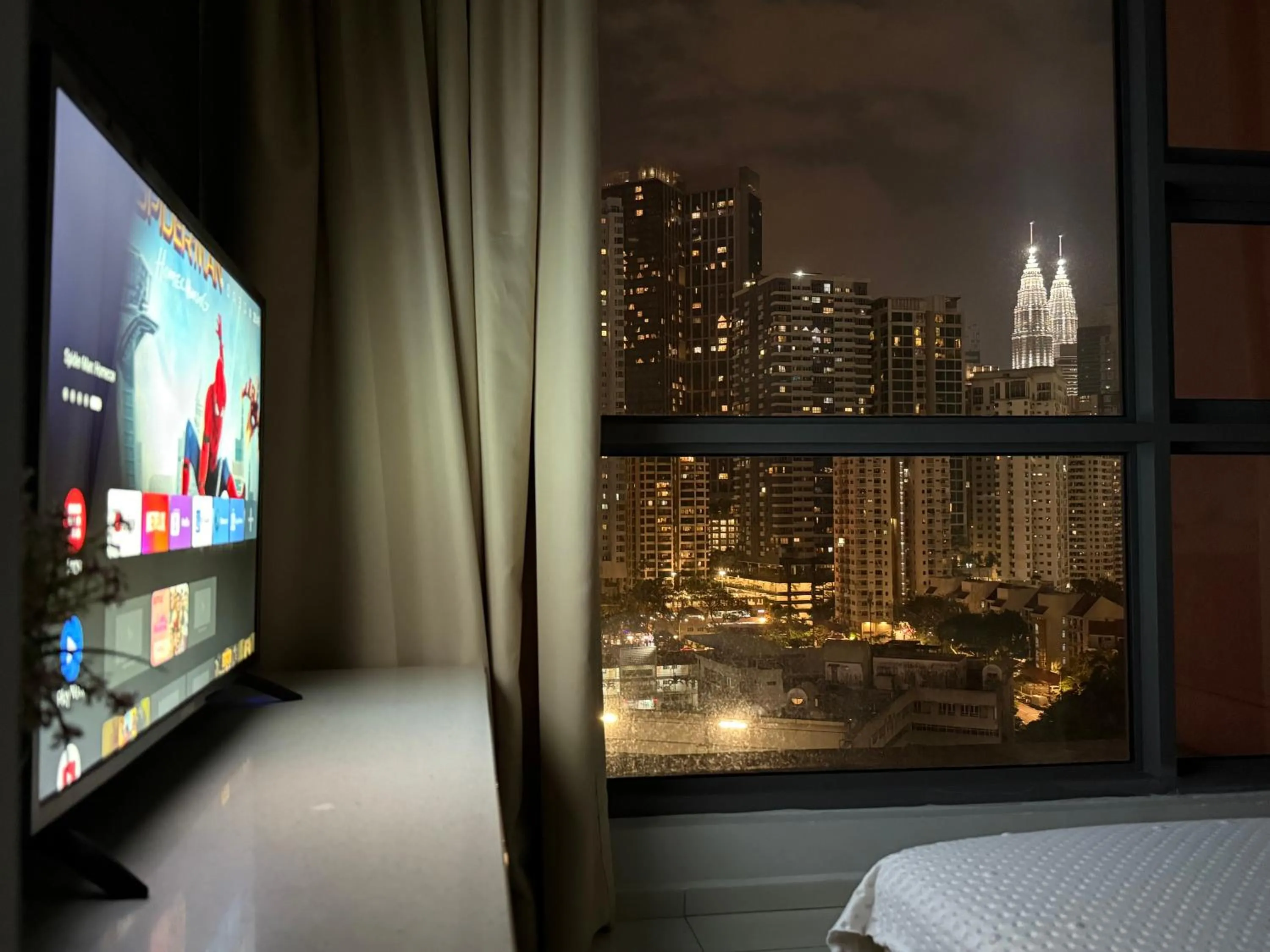 Communal lounge/ TV room in The Robertson Bukit Bintang