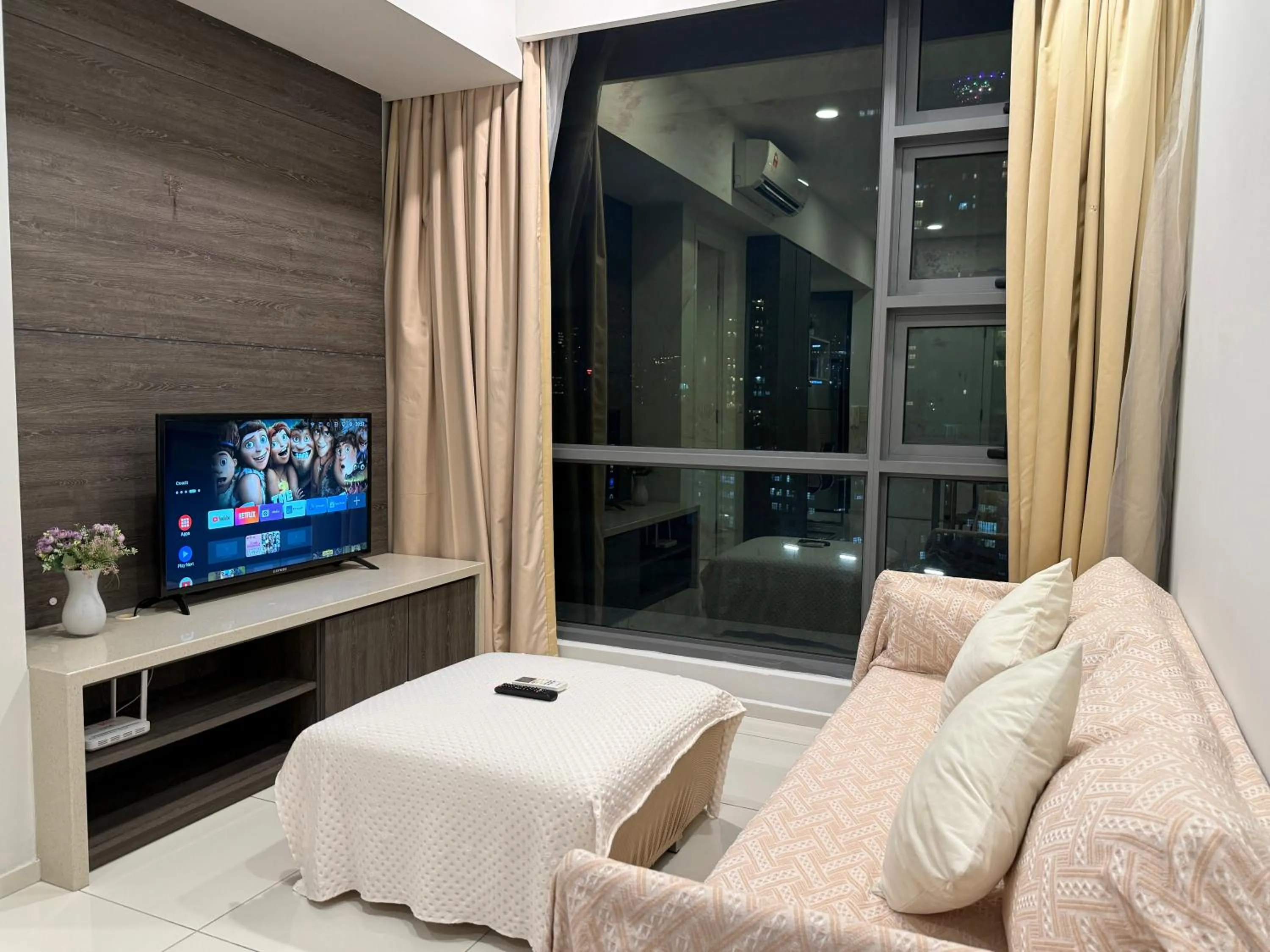 Night, Bed in The Robertson Bukit Bintang