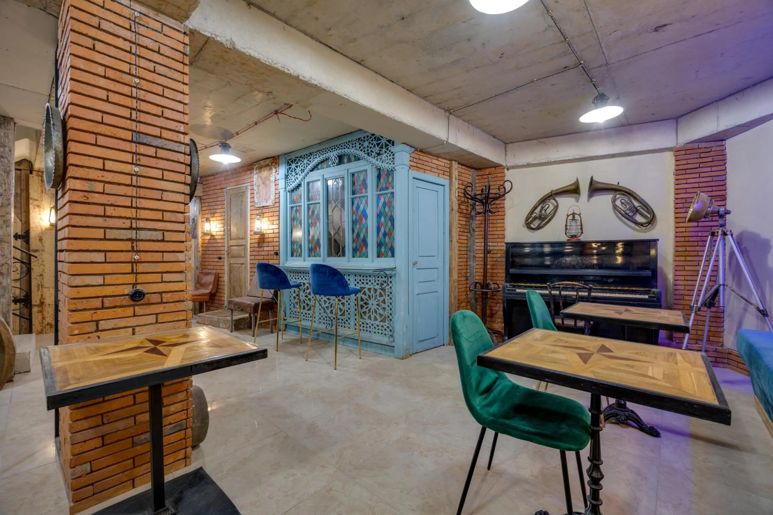 Seating area in Regraph Hotel