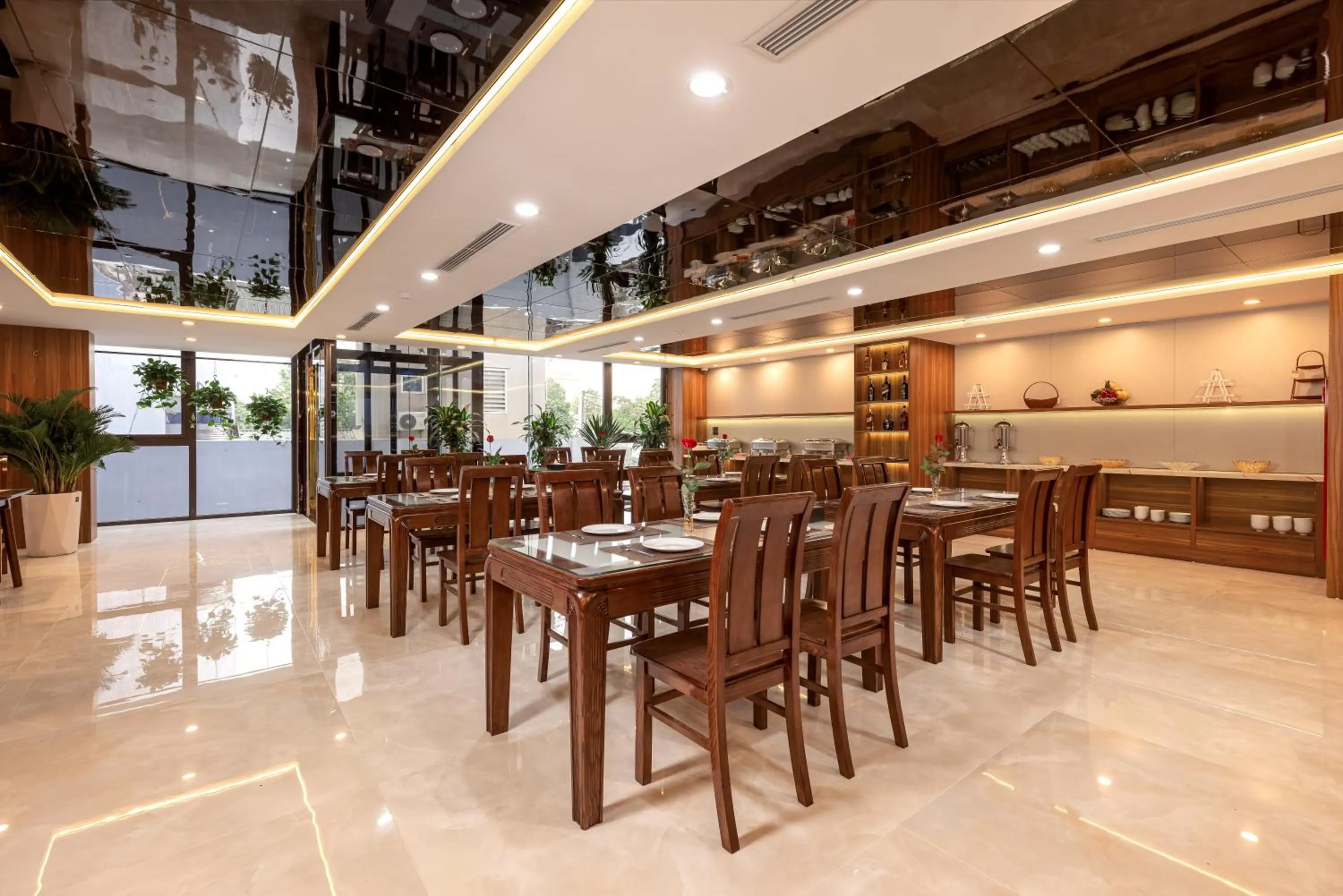 Restaurant/places to eat in MAI Luxury Hotel Ninh Binh