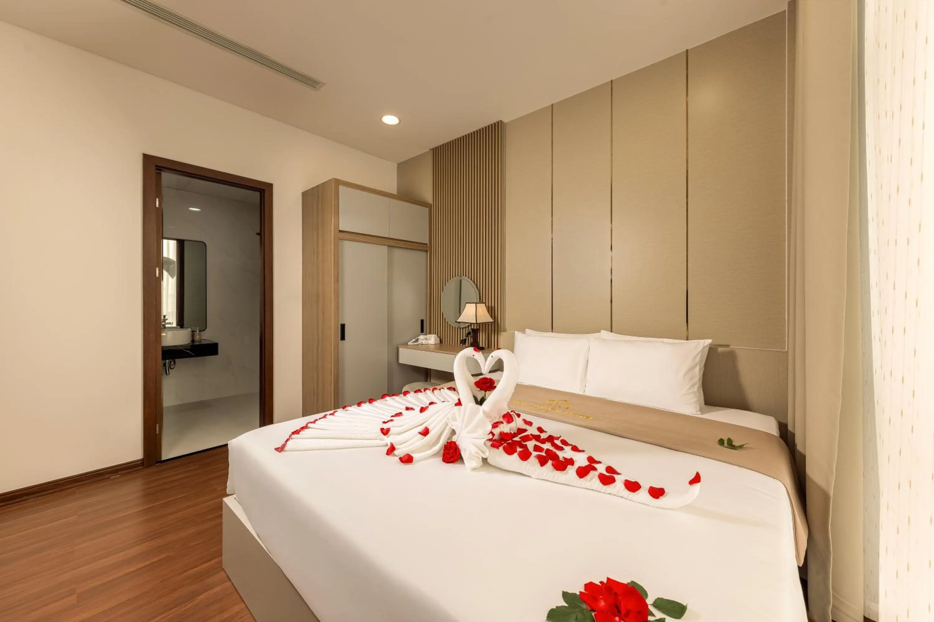 Bed in MAI Luxury Hotel Ninh Binh