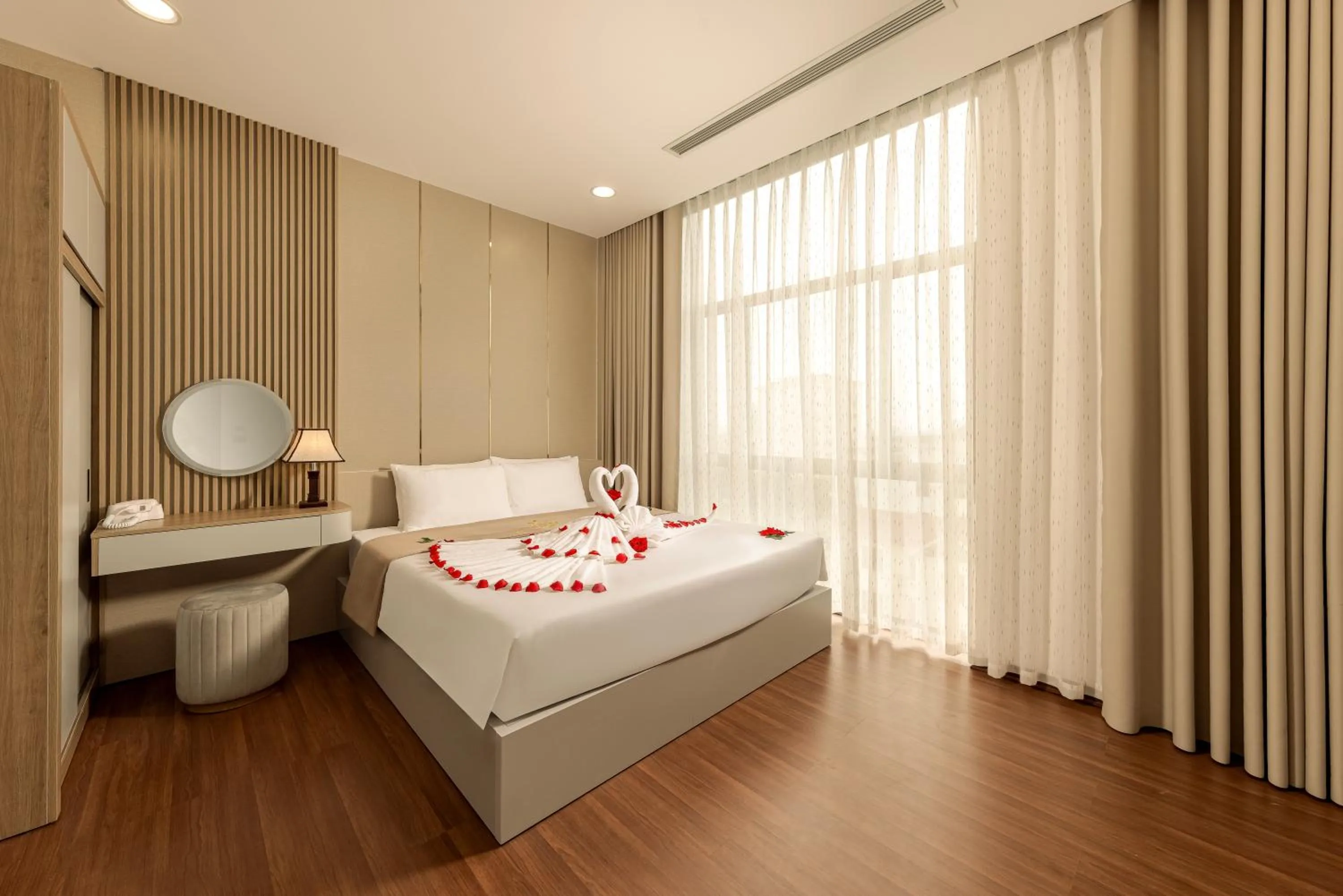 Bed in MAI Luxury Hotel Ninh Binh