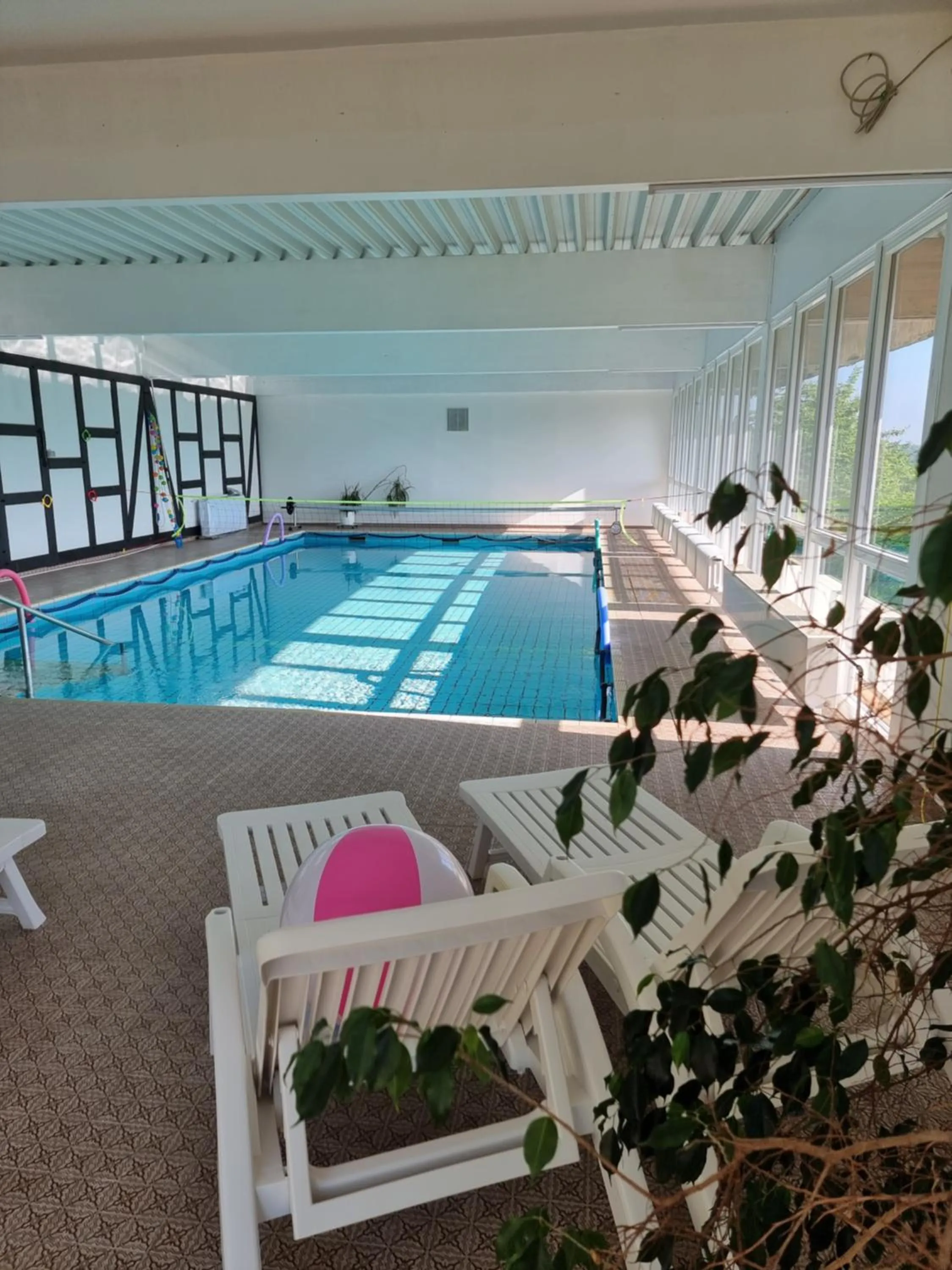 Swimming pool in Hotel Kurhaus Uhlenberg