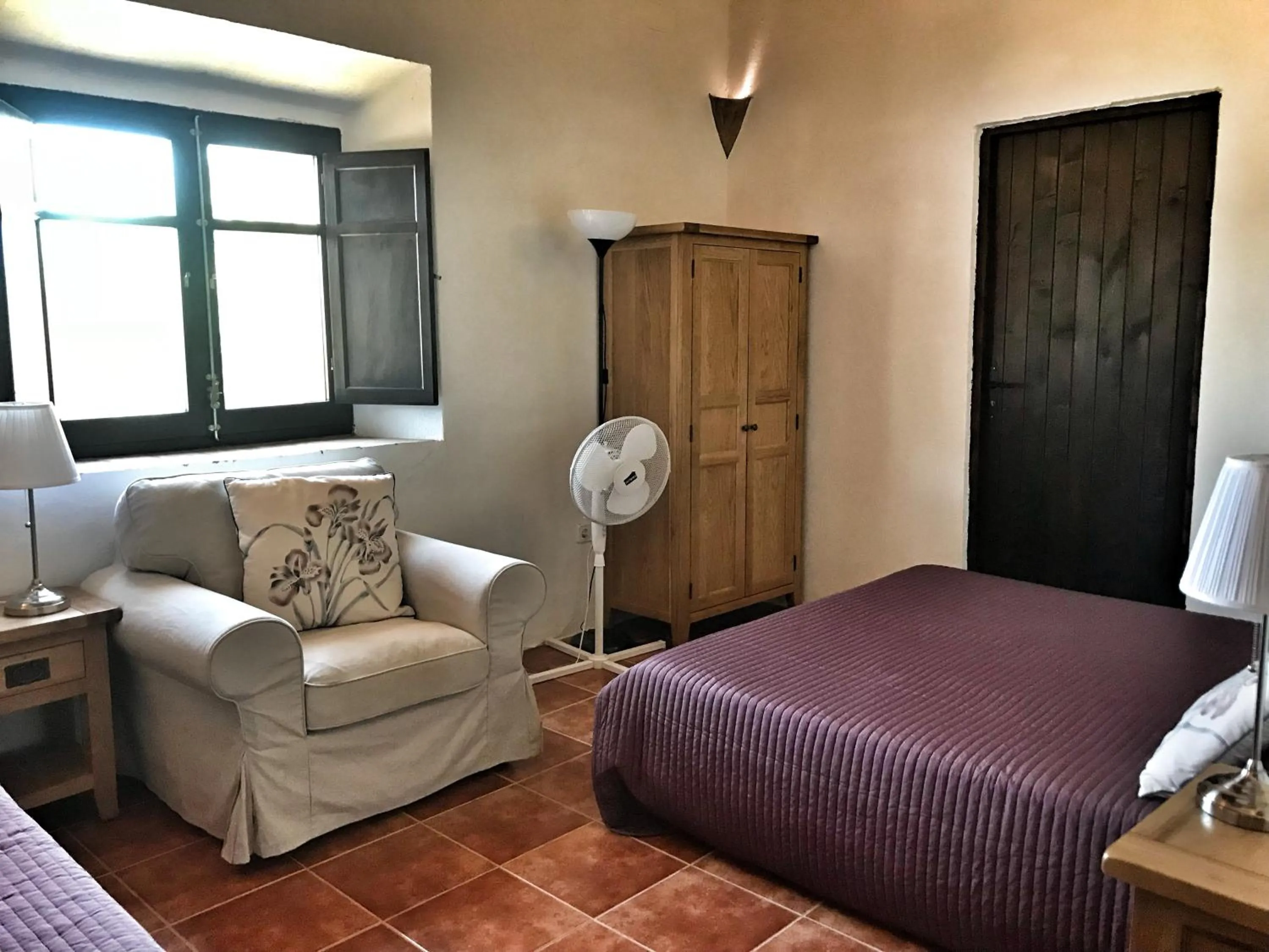 Bedroom, Bed in Hotel Mas Pelegri