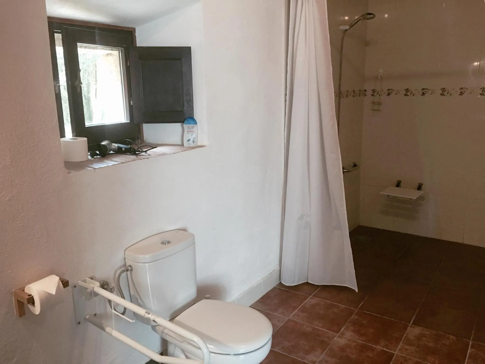 Shower in Hotel Mas Pelegri