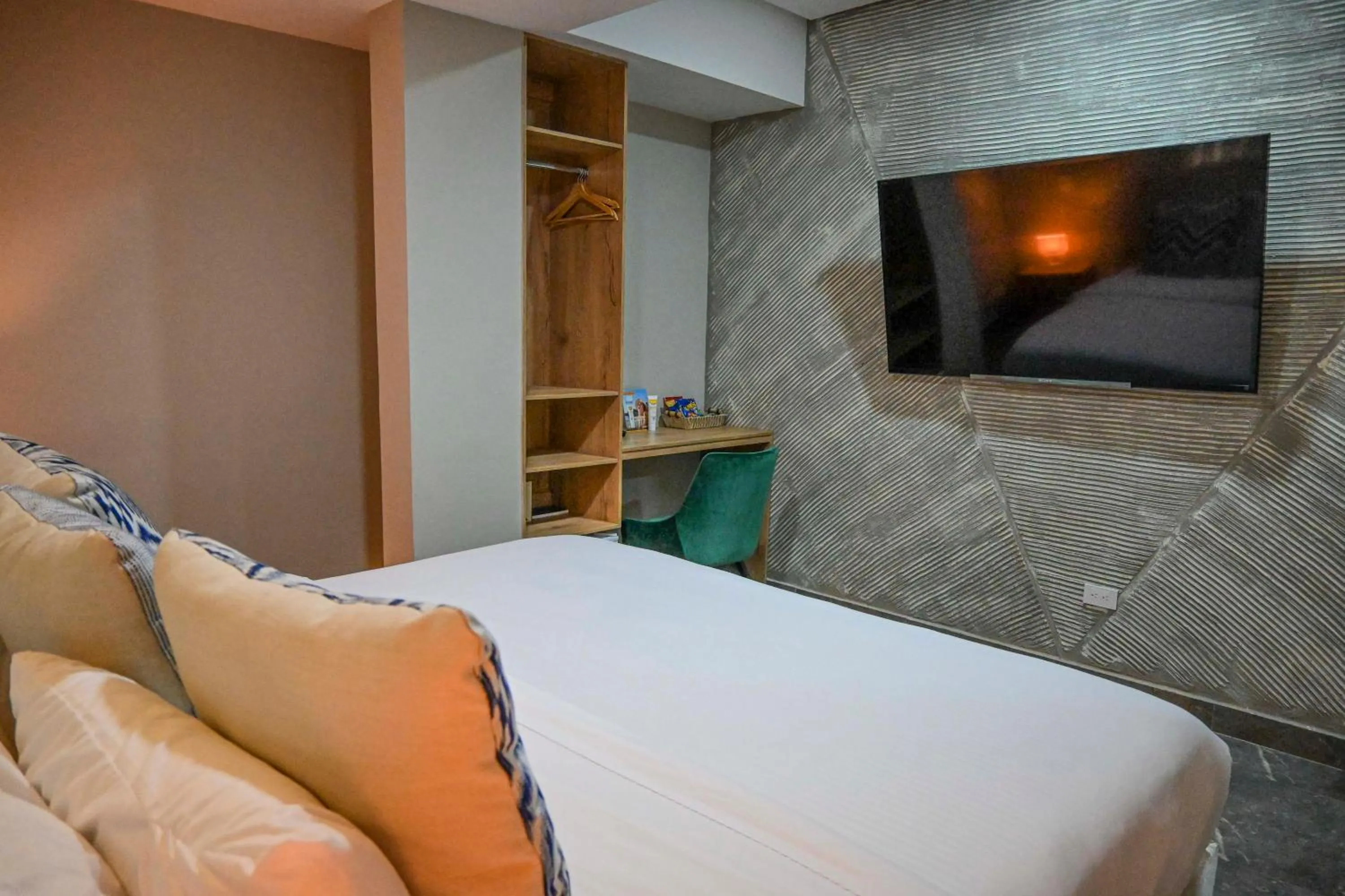 TV and multimedia, Bed in Hotel Bahía Azul Manga Cartagena