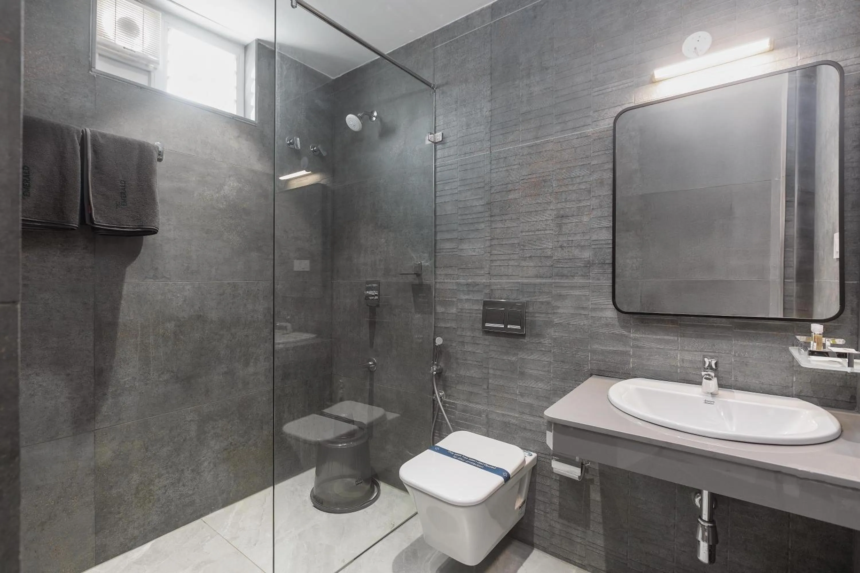 Shower in The Emerald