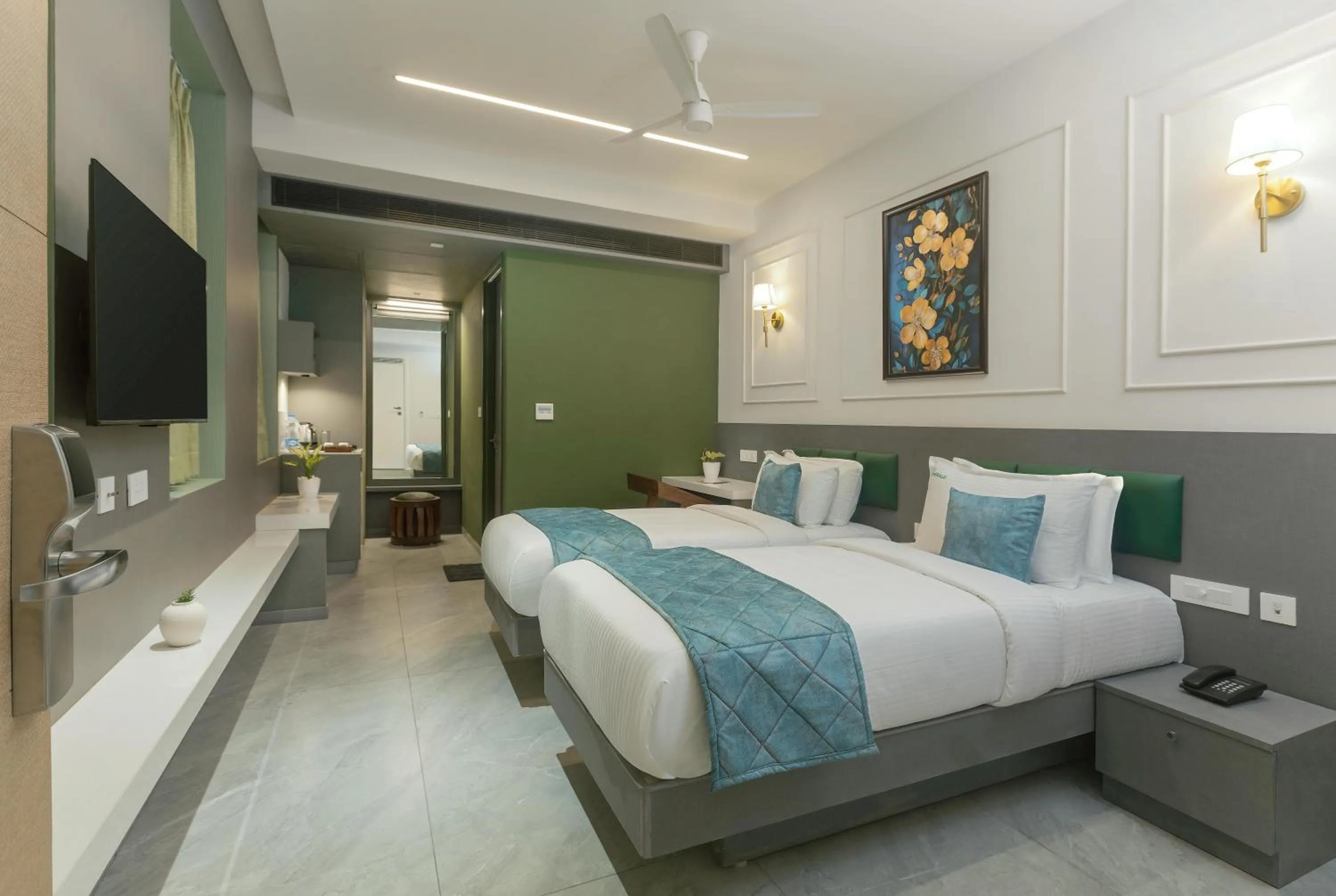 Bedroom, Bed in The Emerald