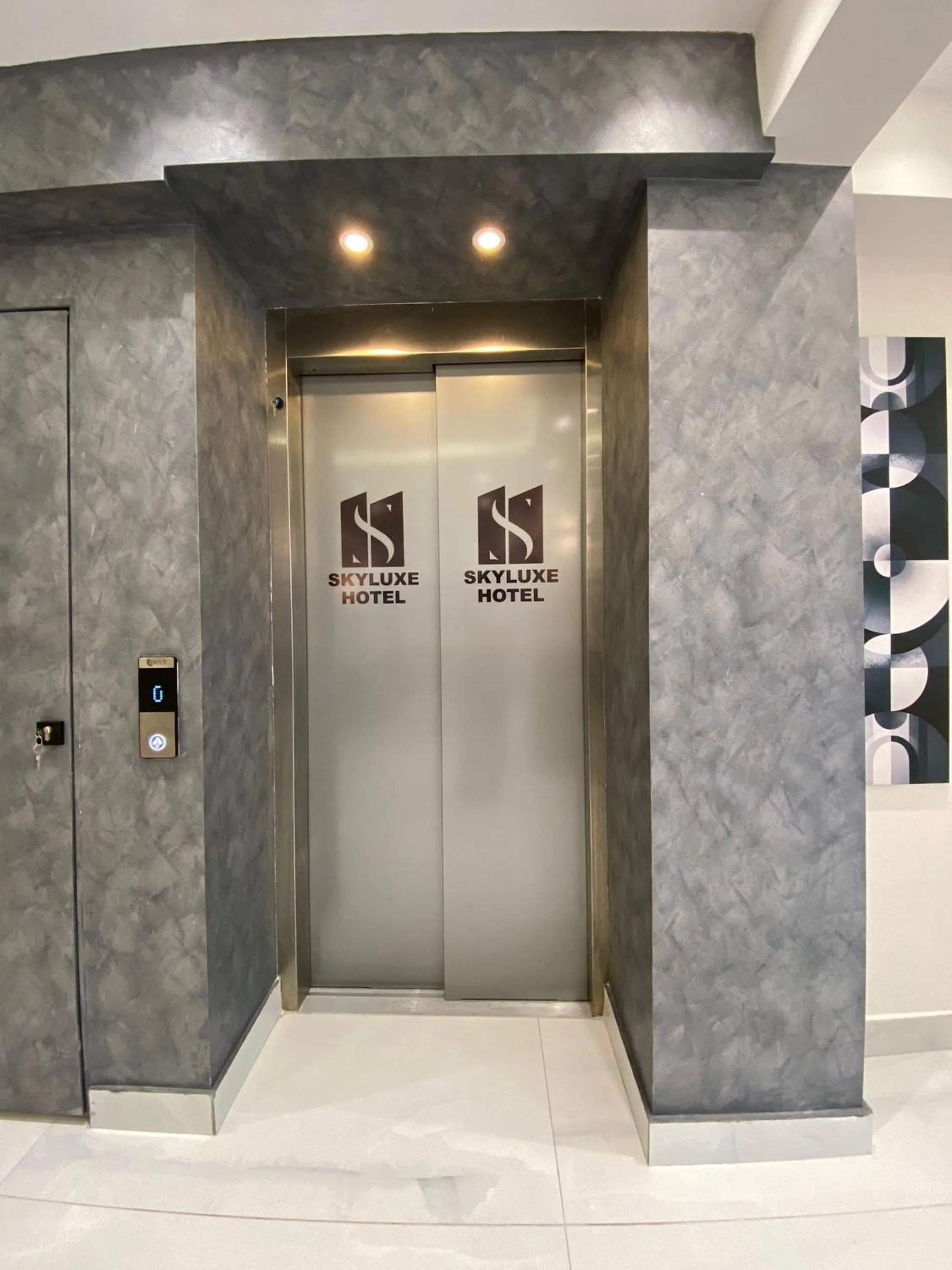 elevator in Sky Luxe Hotel Konyaaltı
