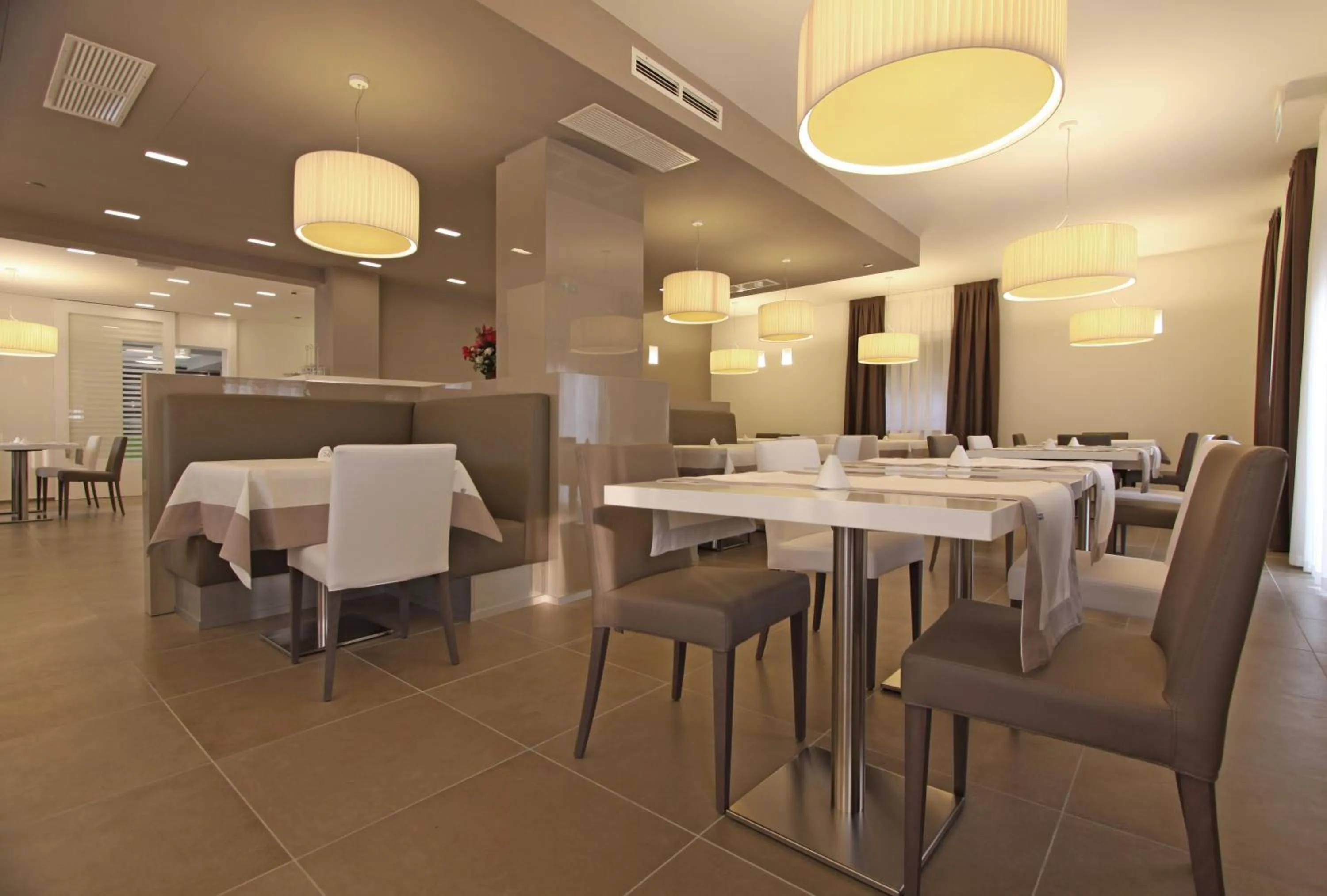 Restaurant/places to eat in Hotel Casa Serena