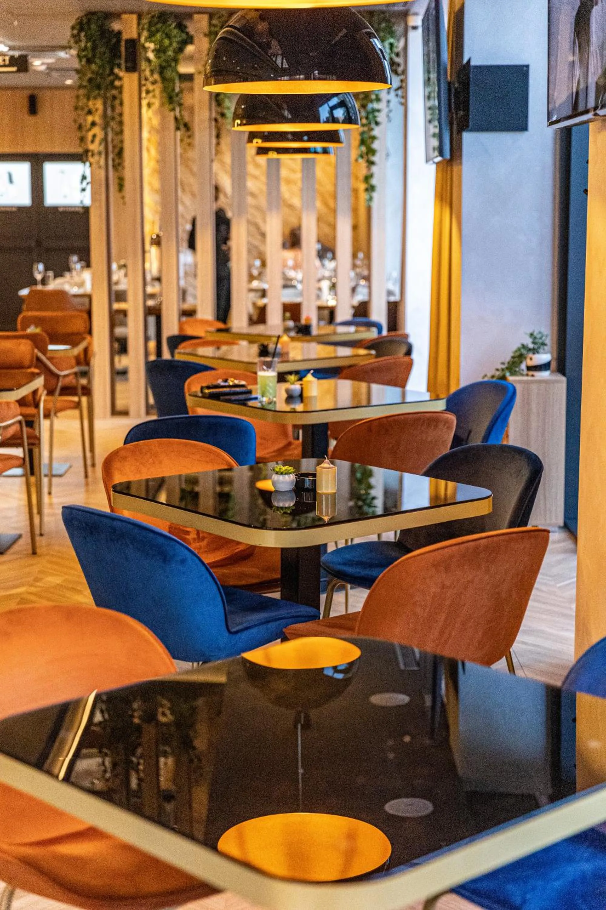 Restaurant/places to eat in Hotel Helm