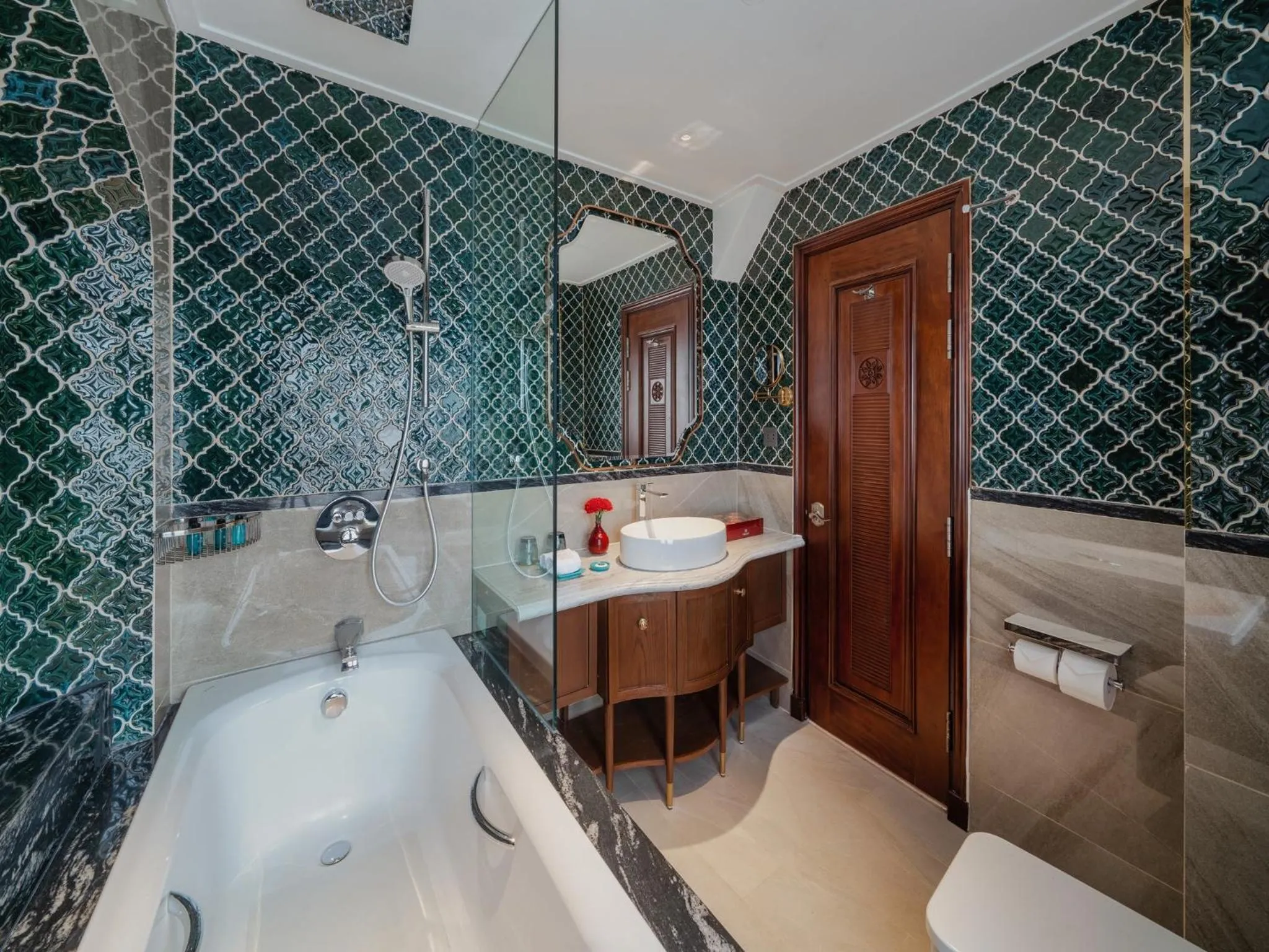 Bathroom in Peridot Gallery Classic Hotel