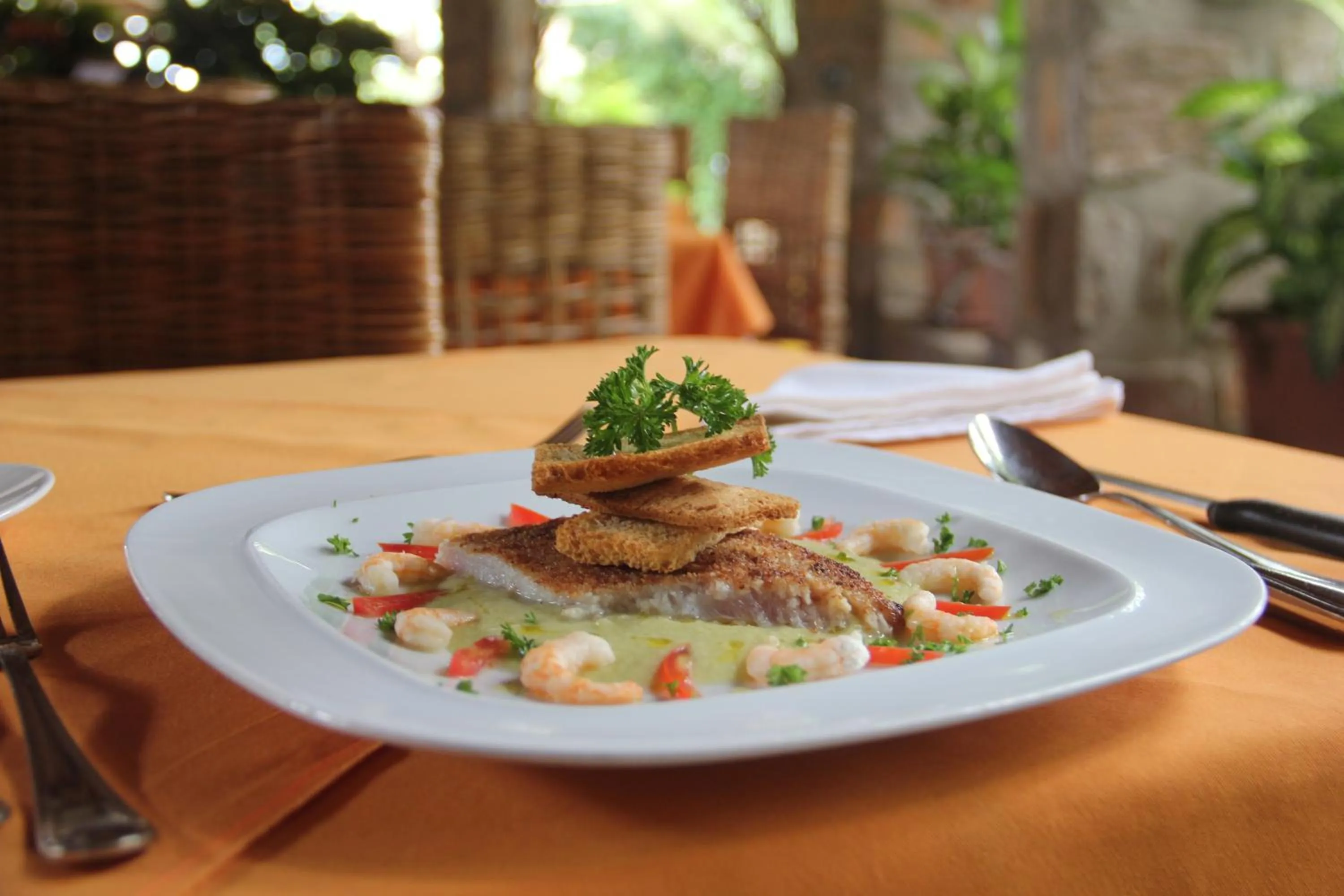 Restaurant/places to eat in Hotel Club du Lac Tanganyika
