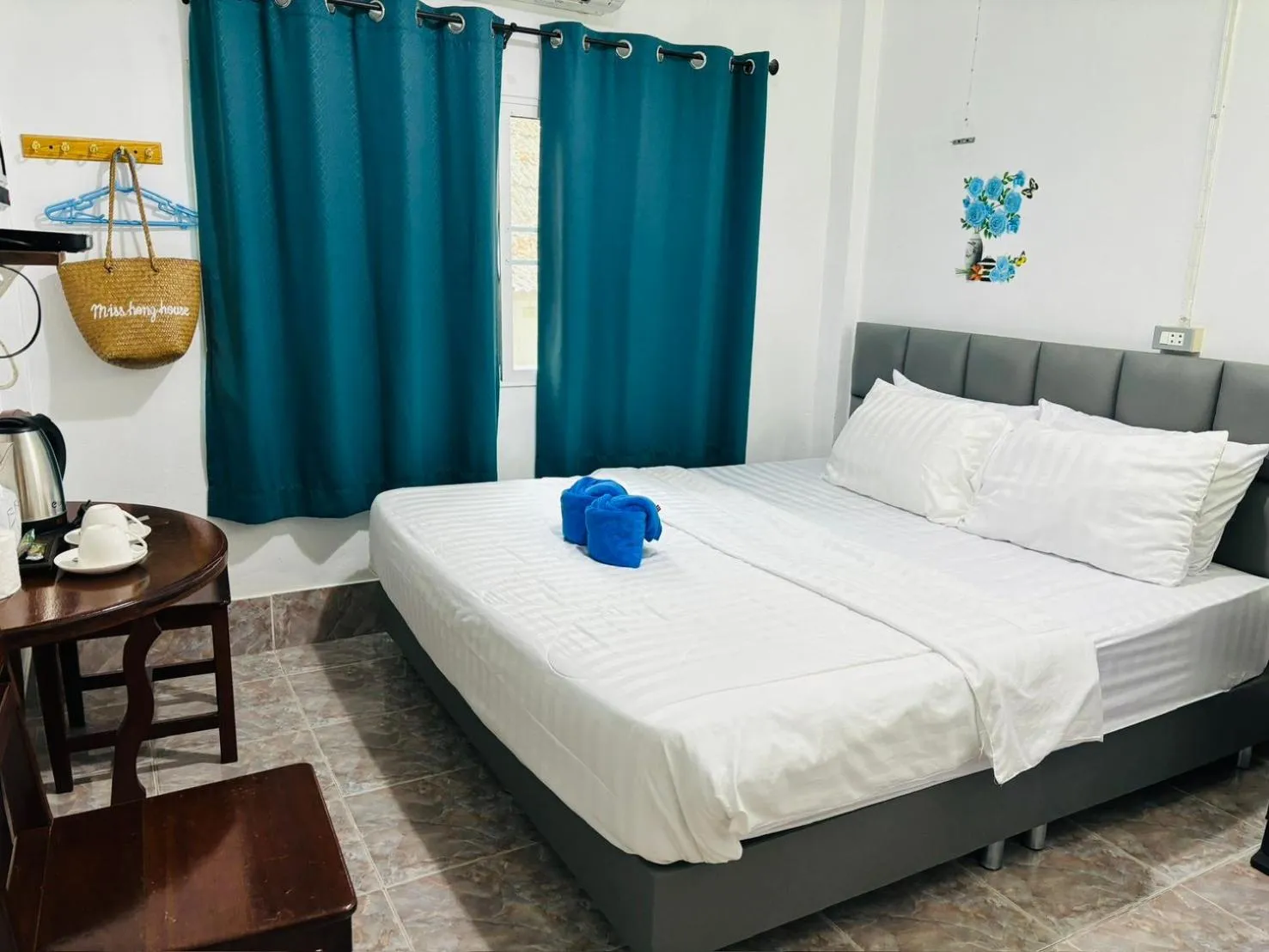 Bed in Miss Hong House