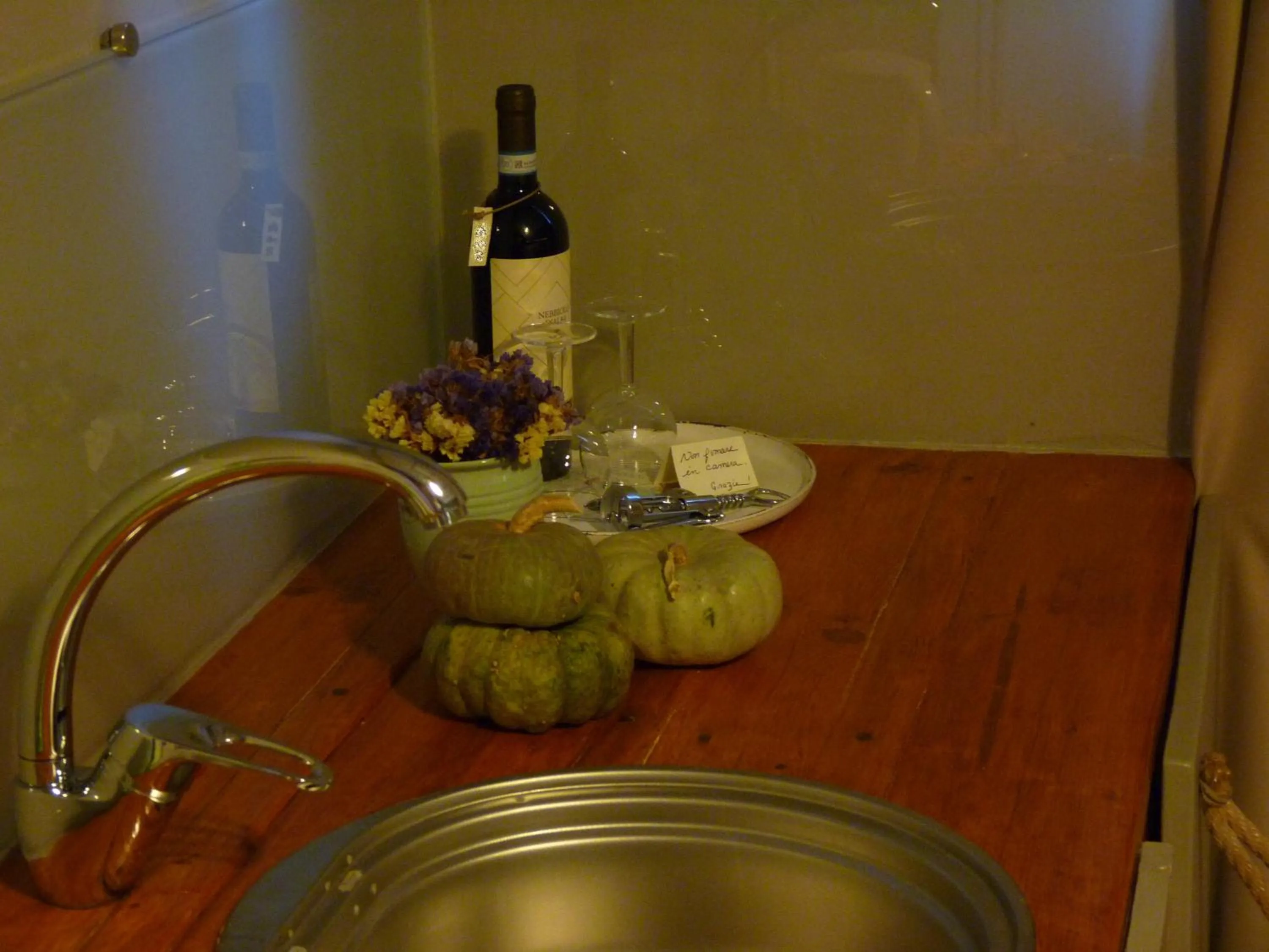 Decorative detail in Ca'Luna Guest House