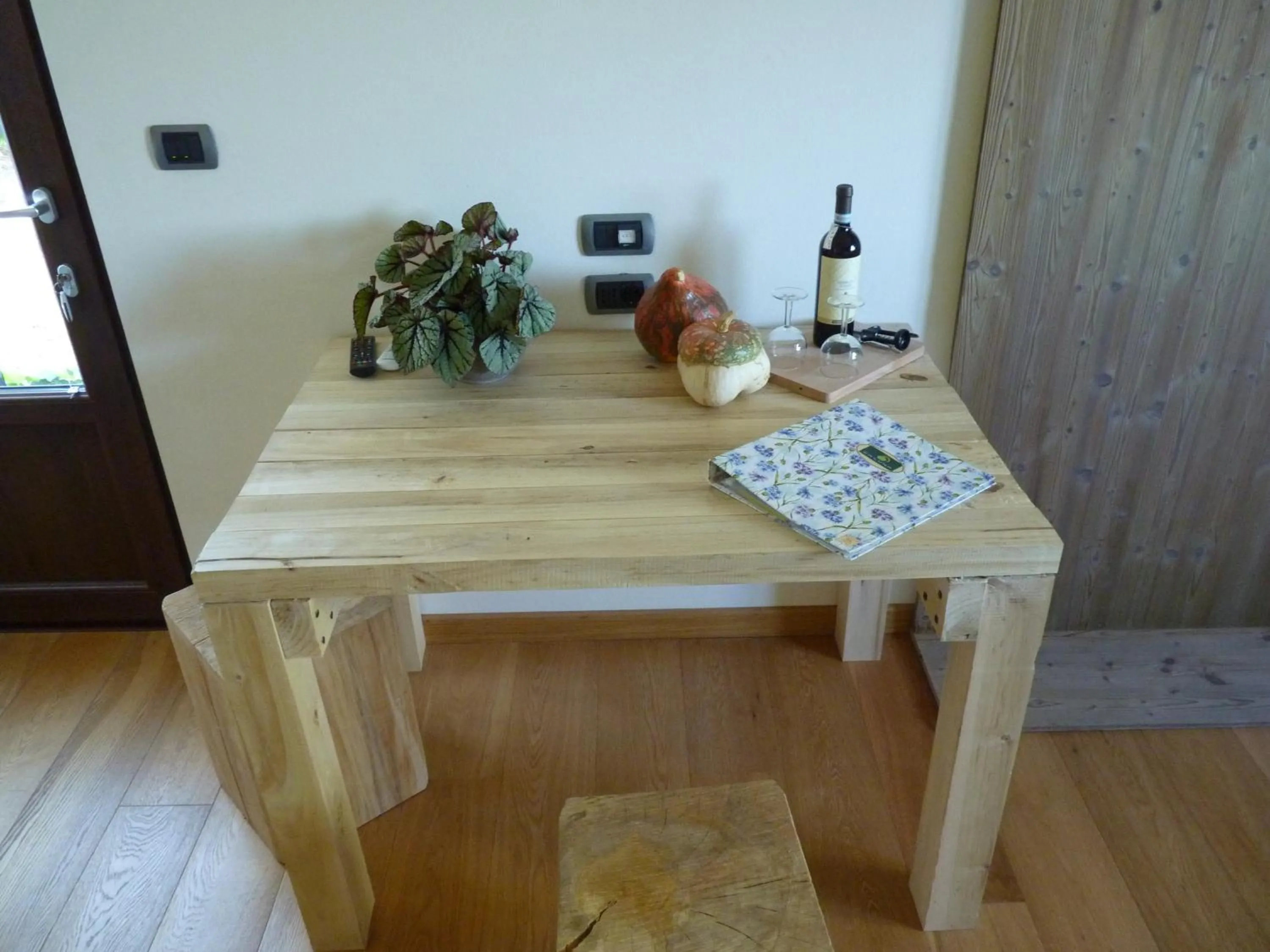 Decorative detail in Ca'Luna Guest House