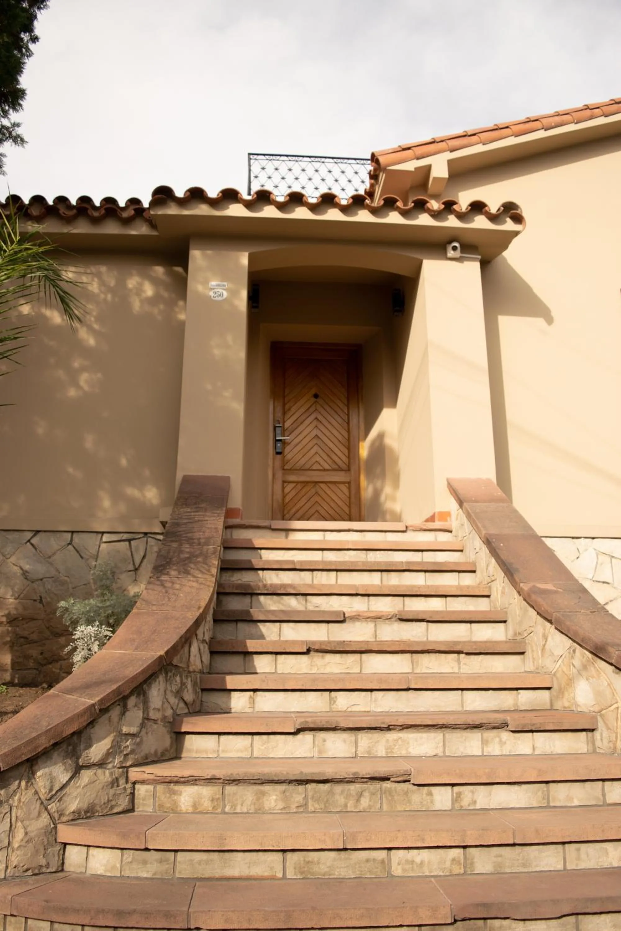 Property building in La Casona del Monumento