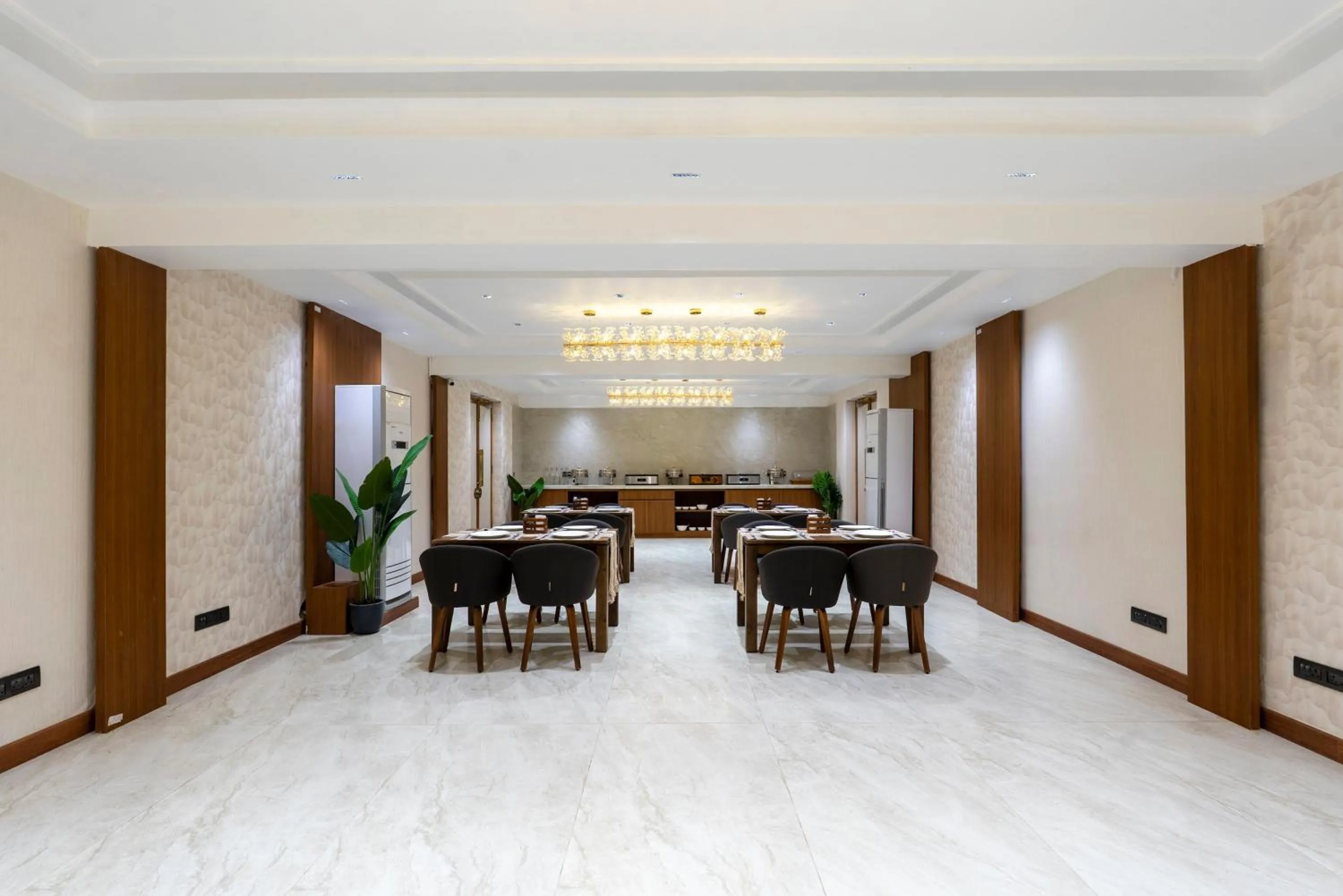 Dining area in Treebo Premium Taara