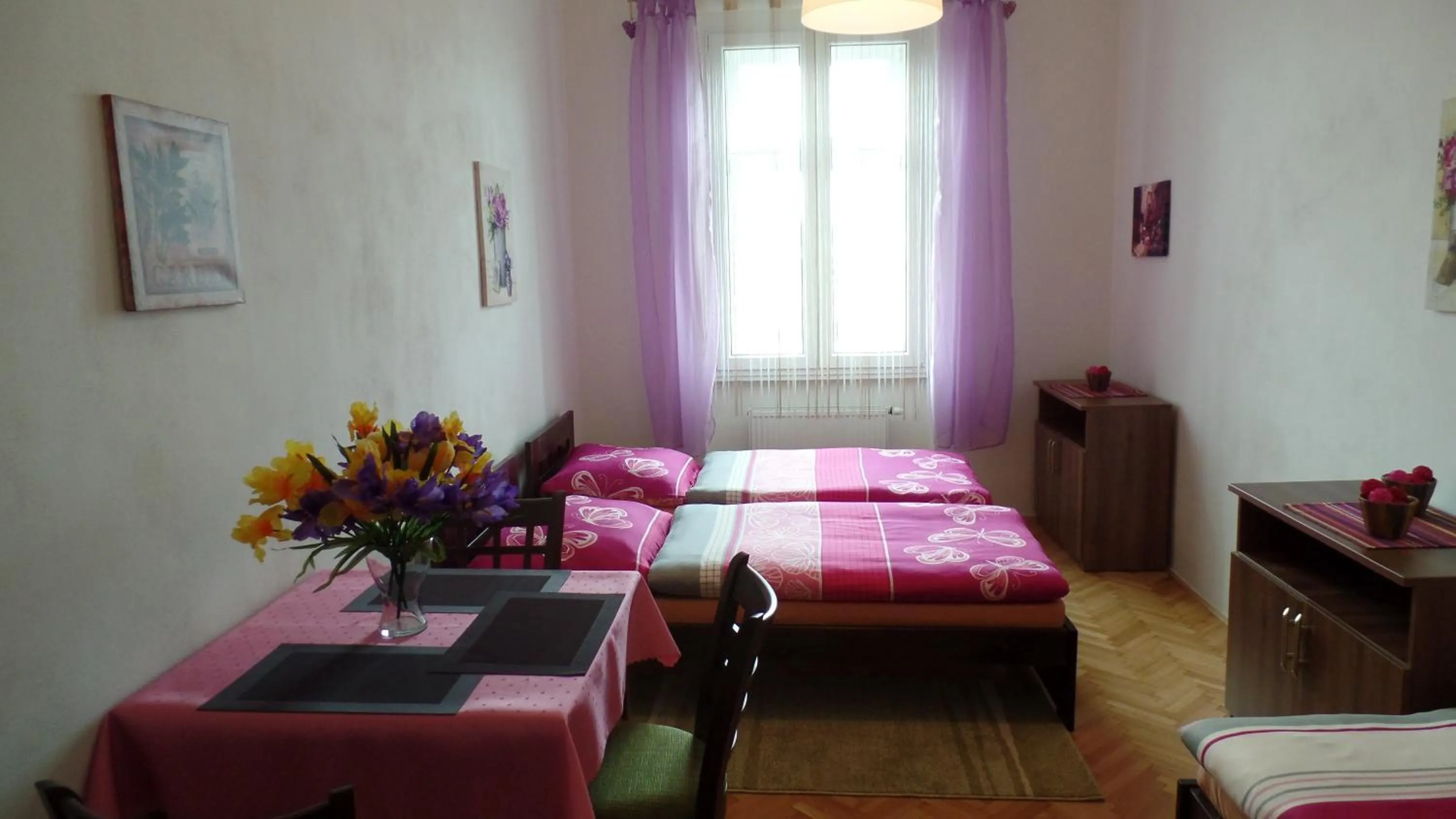 Day, Bed in Apartments Rokytka - Praha