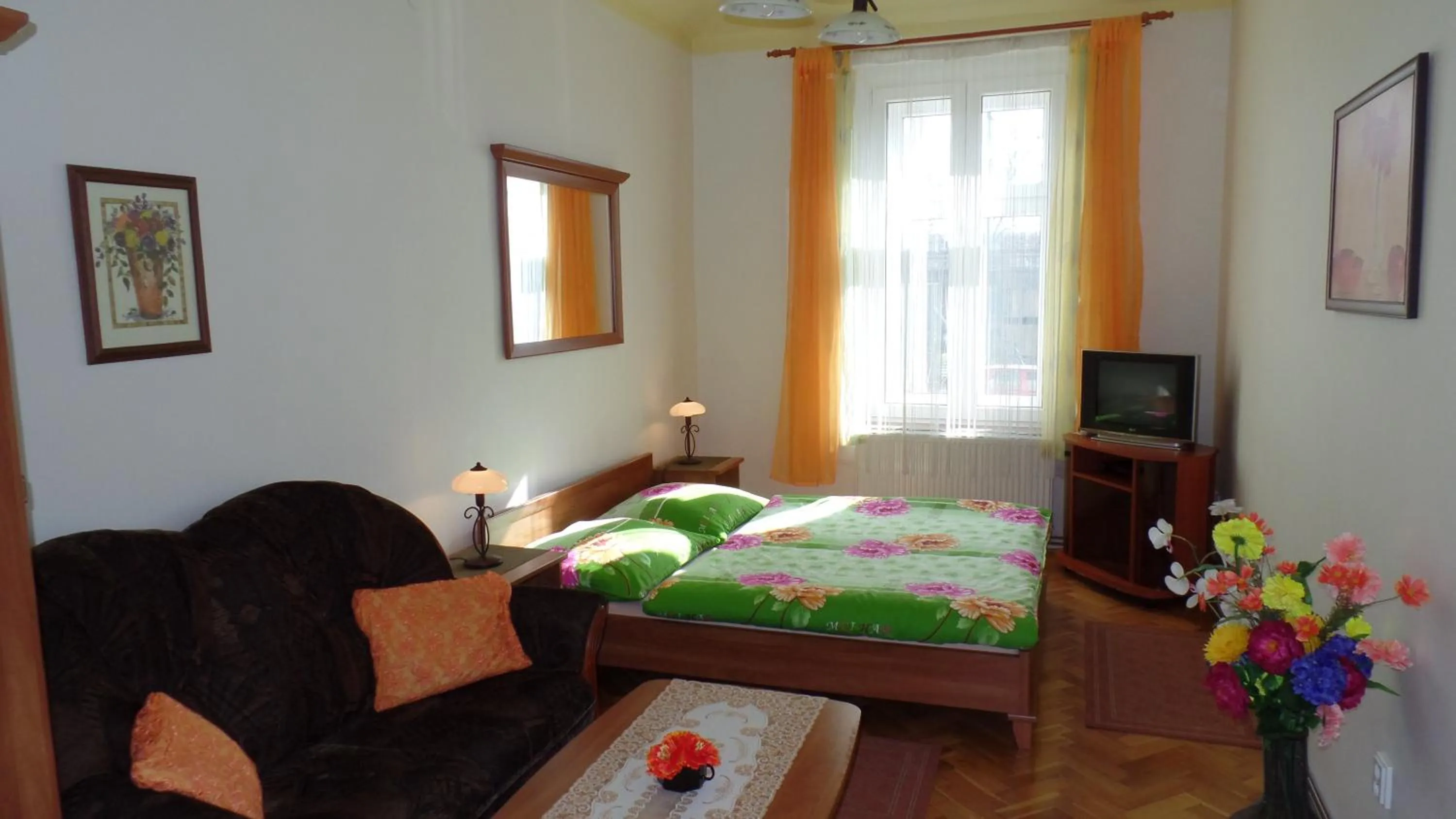 Day, Bed in Apartments Rokytka - Praha