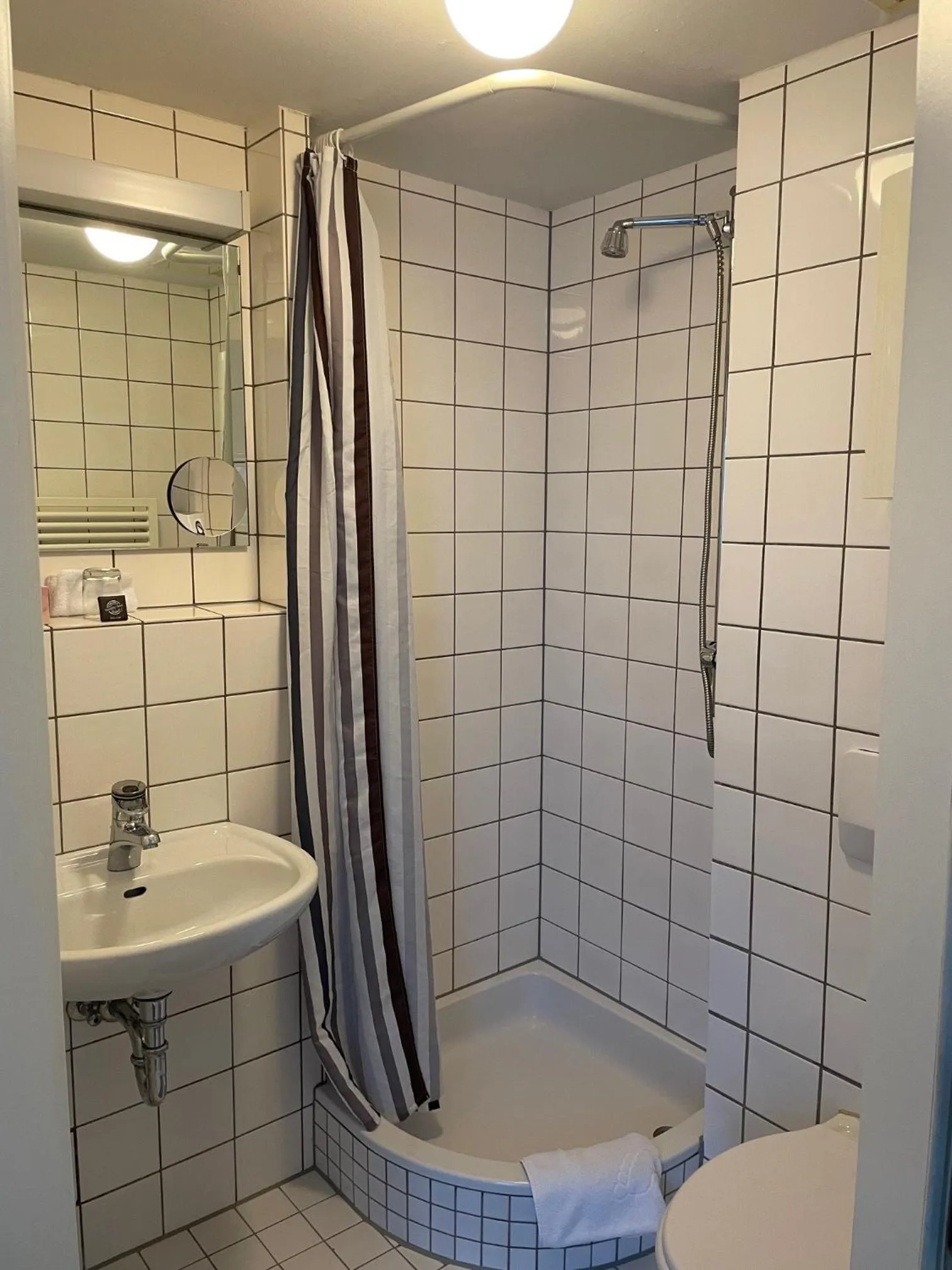 Shower in Hotel Corsten