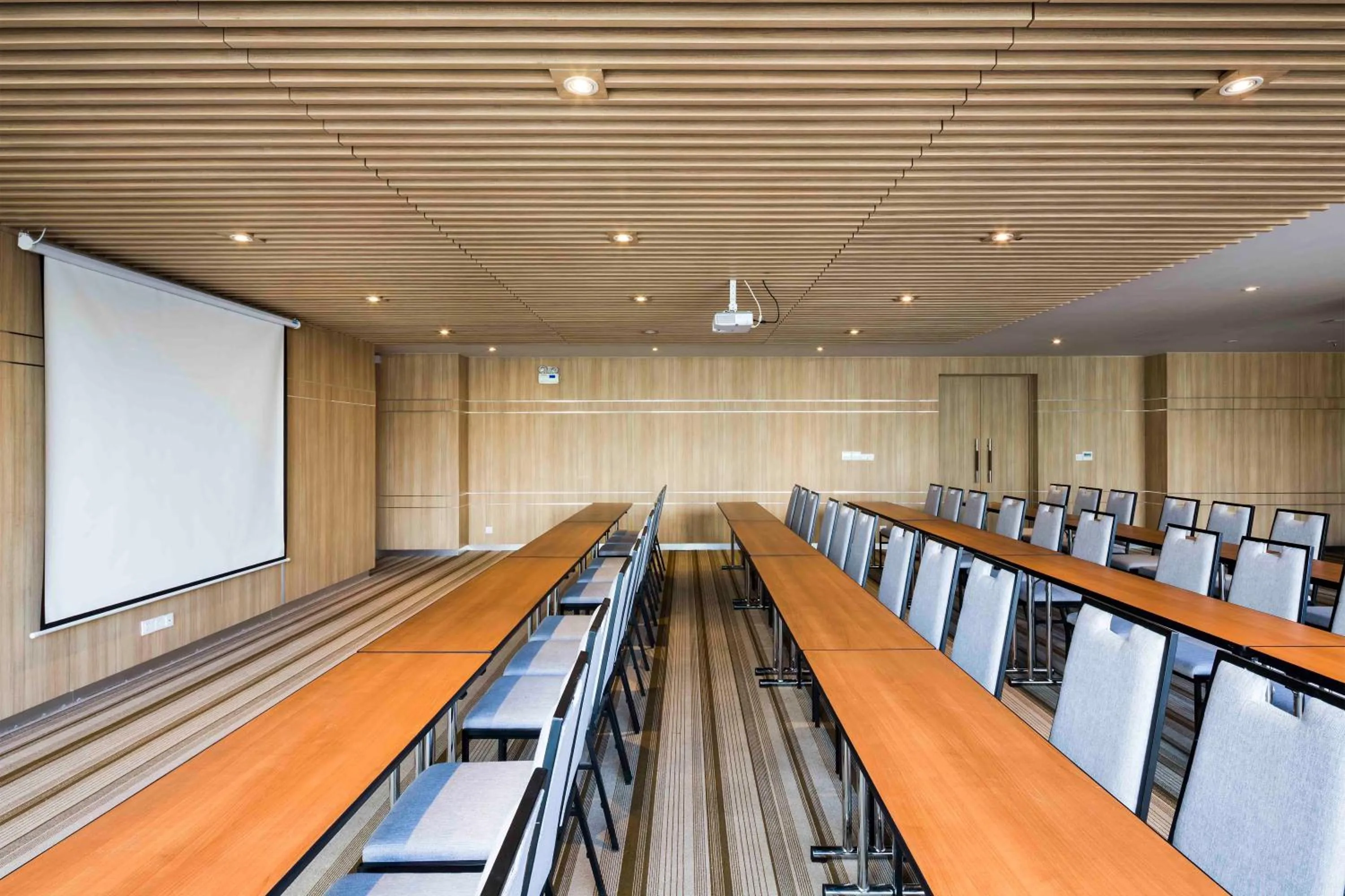 Property building in Alana Nha Trang Beach Hotel