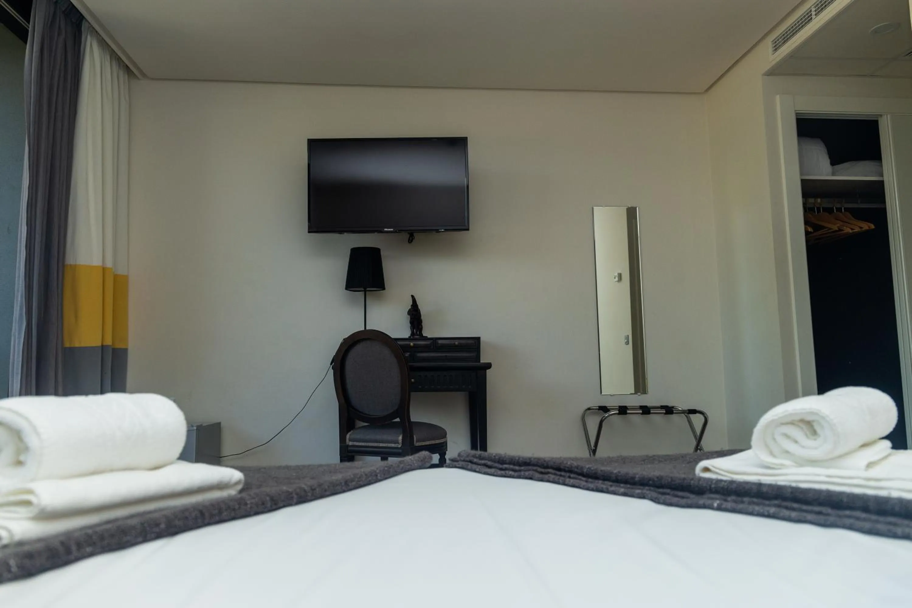 Bed in Royal Tennis Club