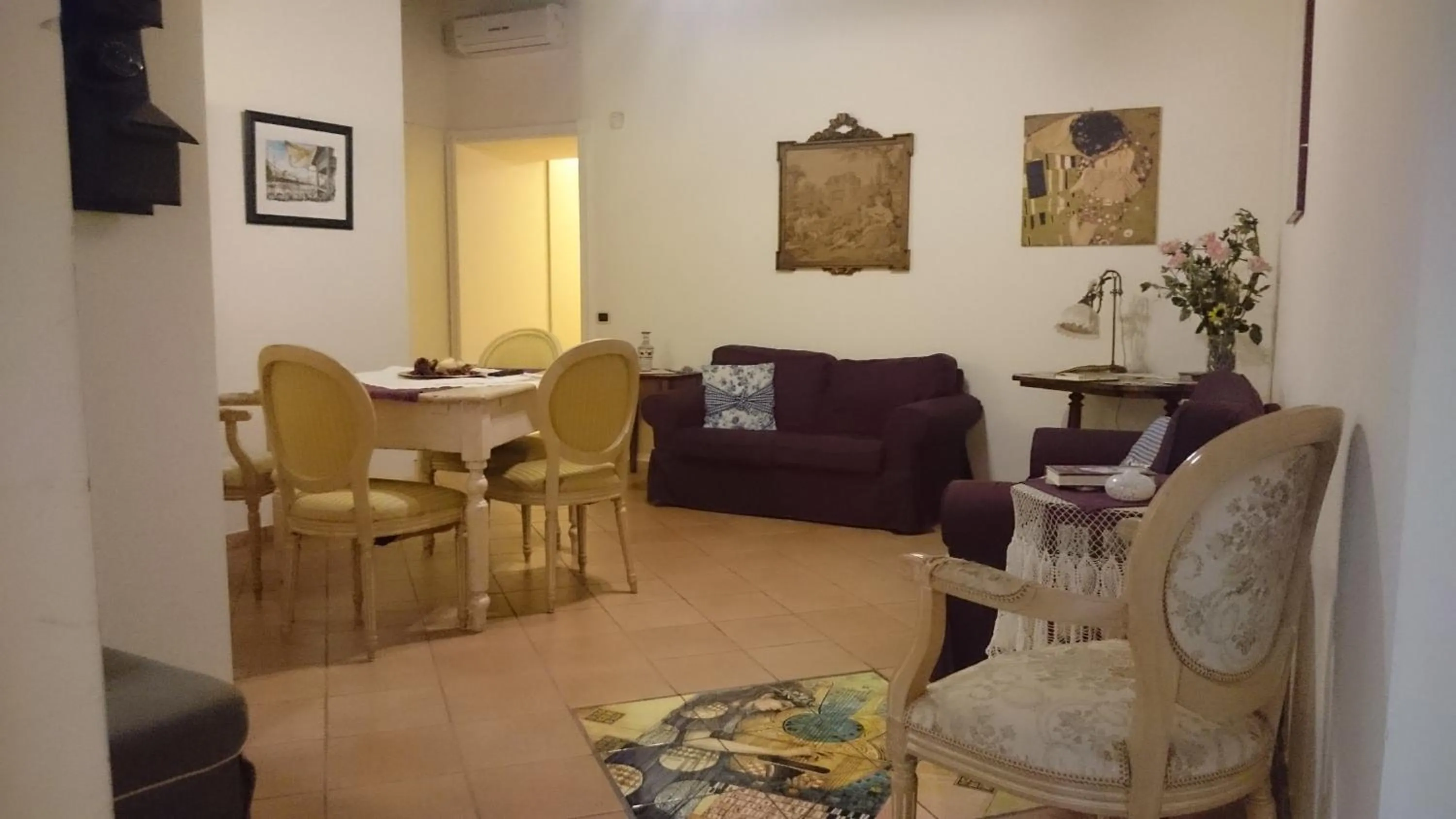 Dining area in B&B degli Amalfitani