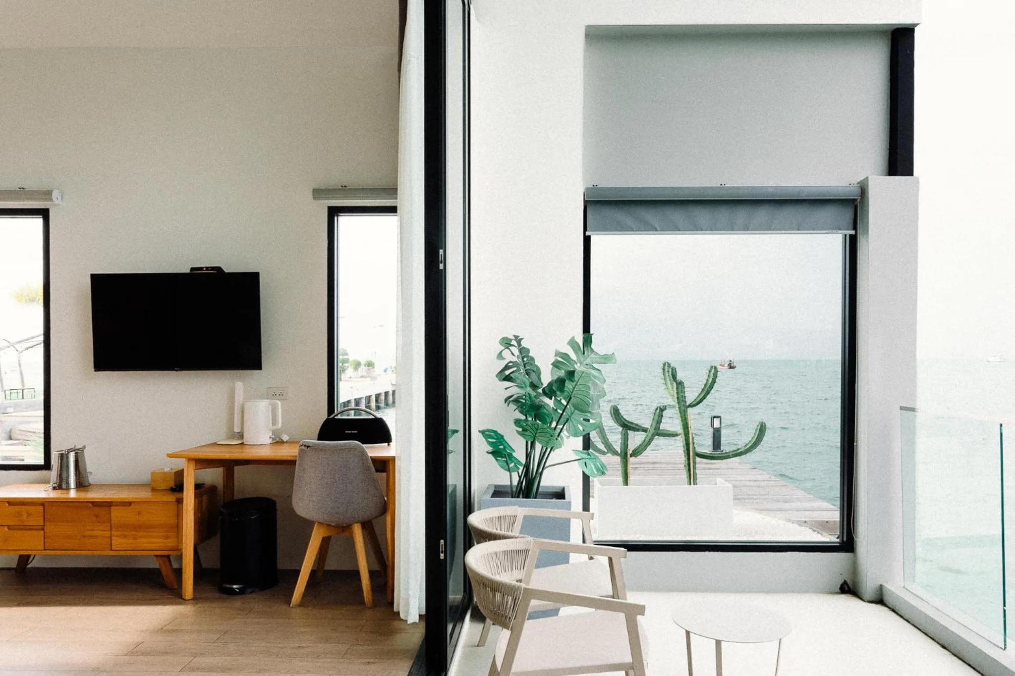 TV and multimedia in Baan Tah On The Sea