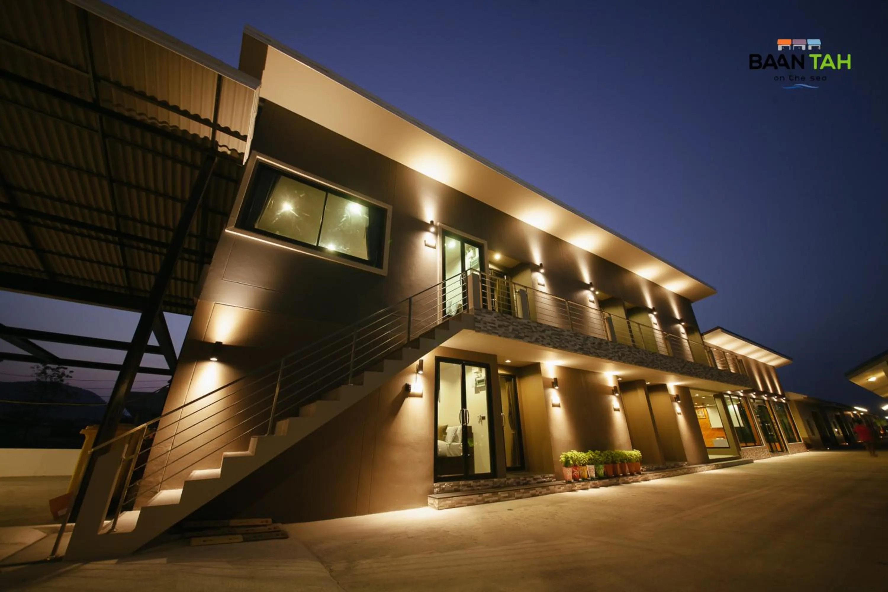 Facade/entrance in Baan Tah On The Sea