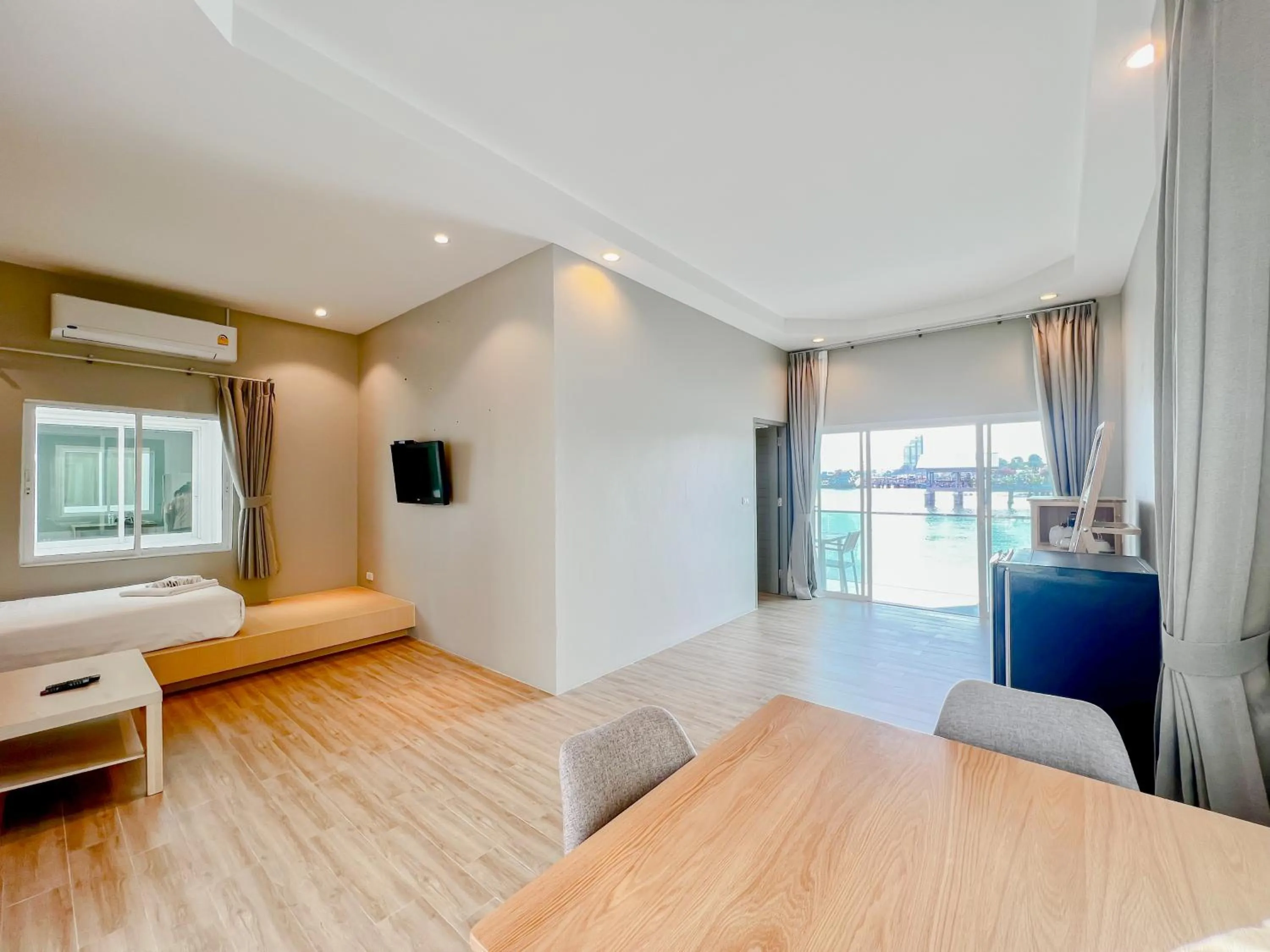 Bed in Baan Tah On The Sea