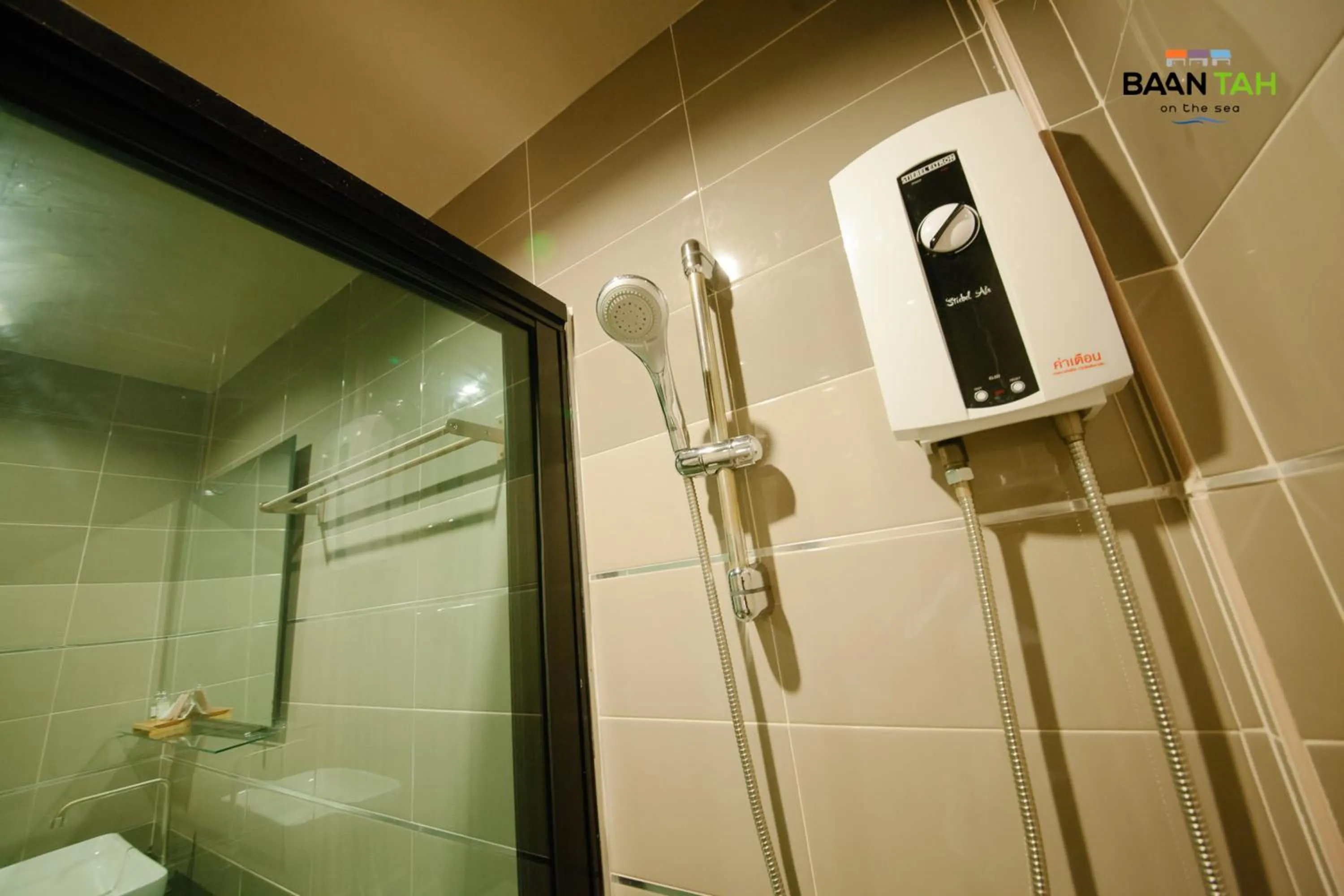 Shower in Baan Tah On The Sea