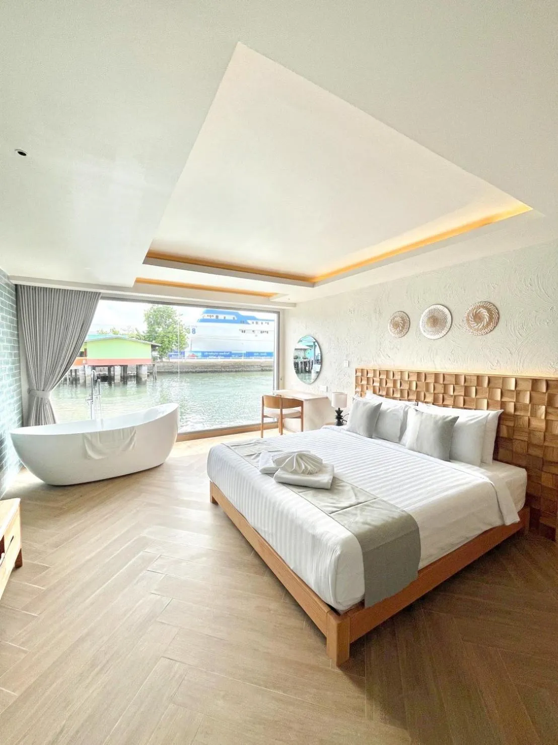 Bed in Baan Tah On The Sea