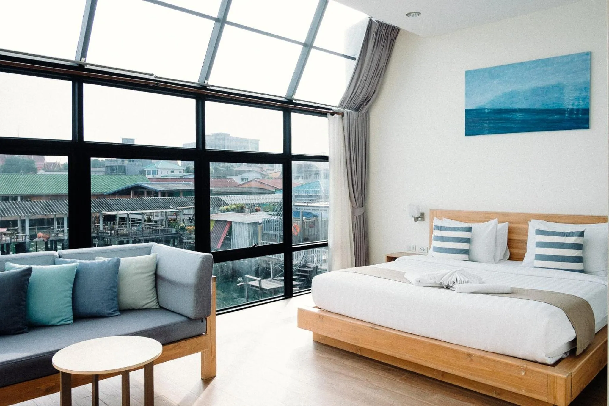 Bed in Baan Tah On The Sea