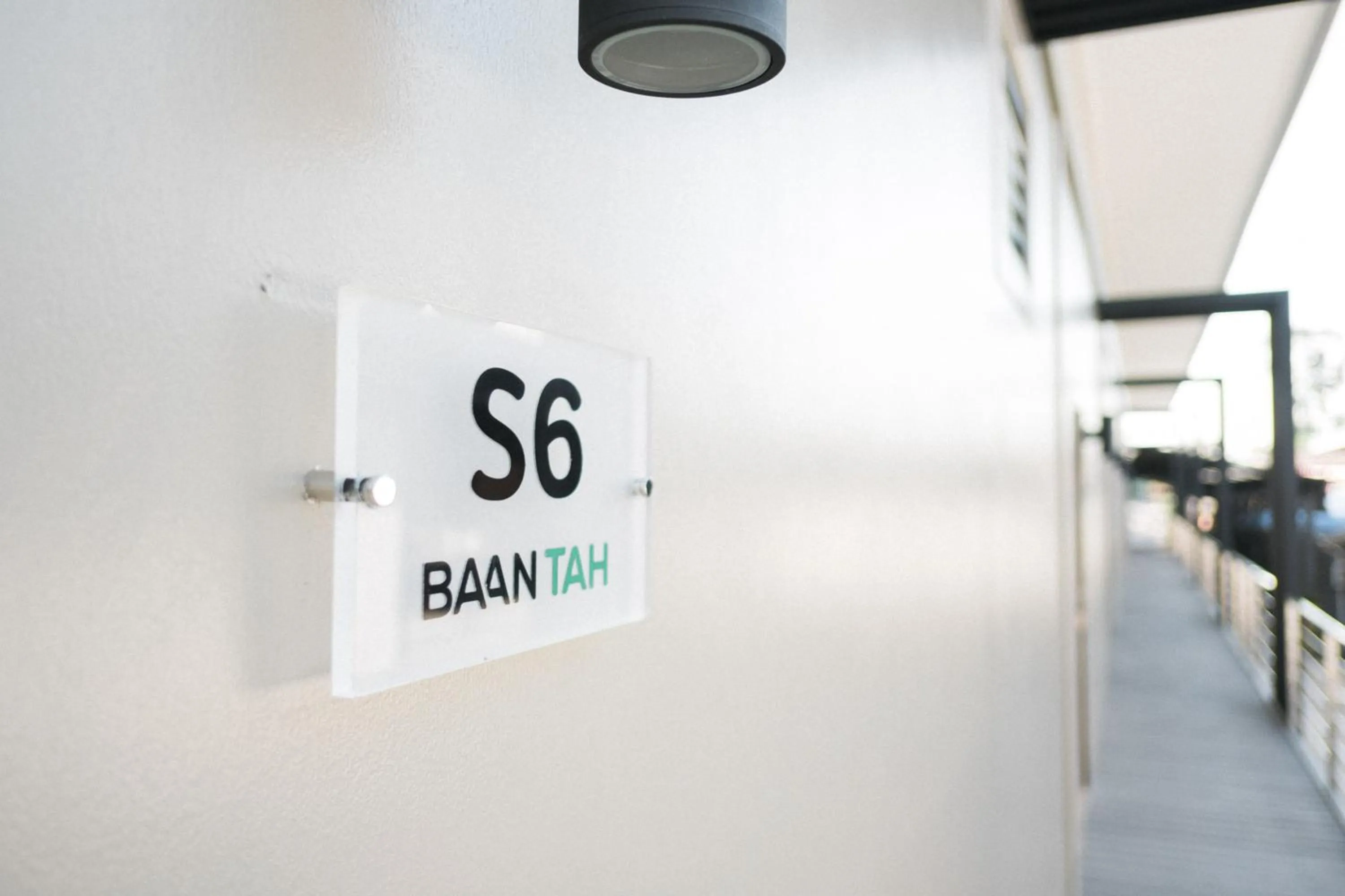 Facade/entrance in Baan Tah On The Sea