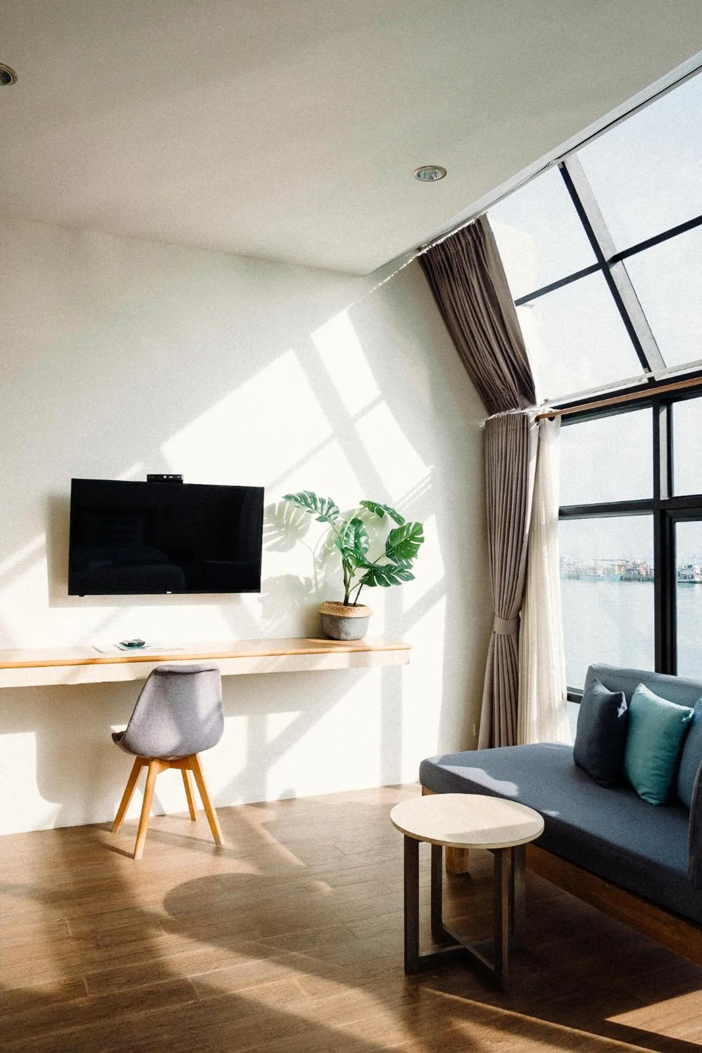 TV and multimedia in Baan Tah On The Sea